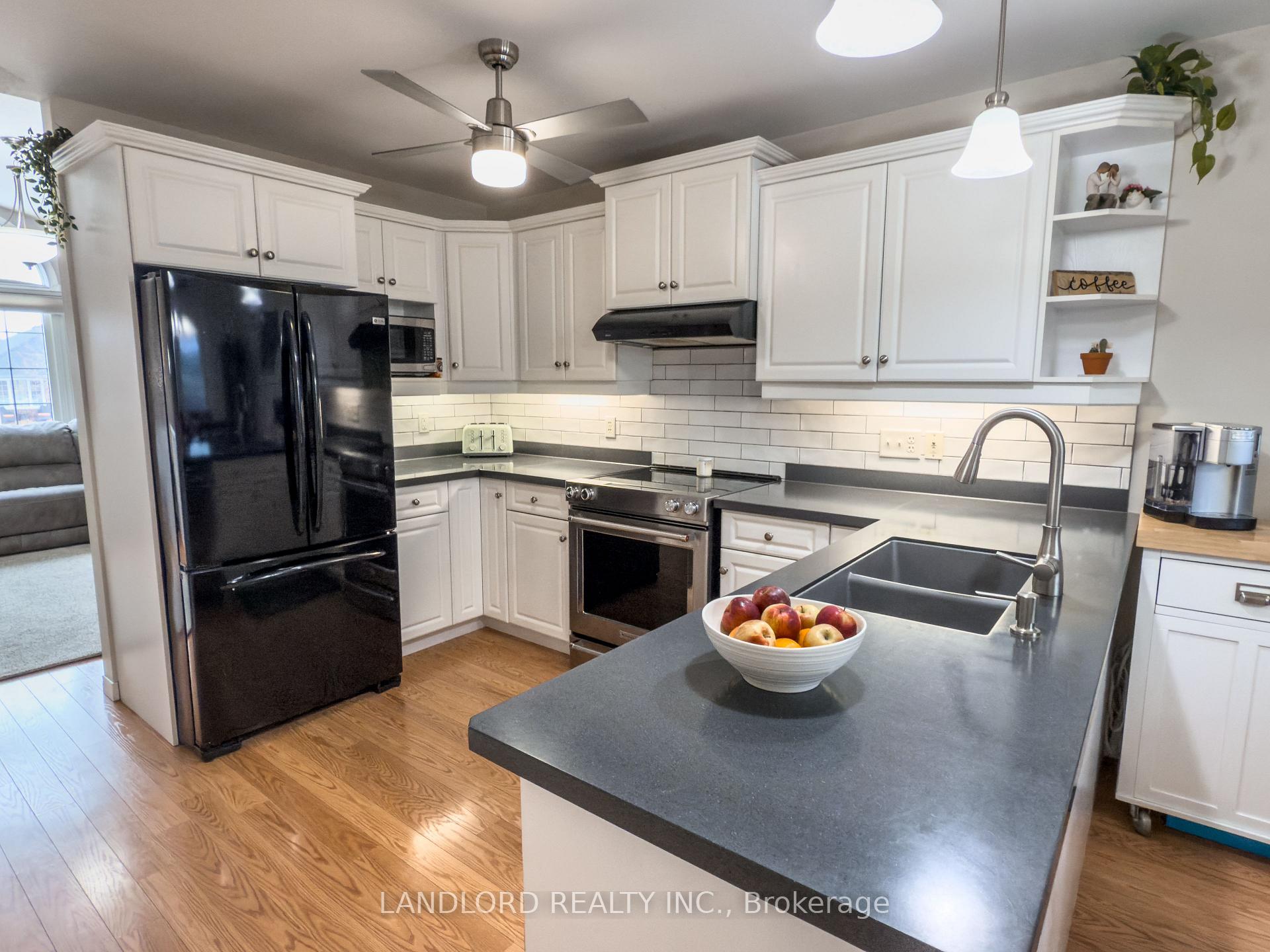 Photo 6 of 42 Hagerman Crescent, St. Thomas — HOMEH