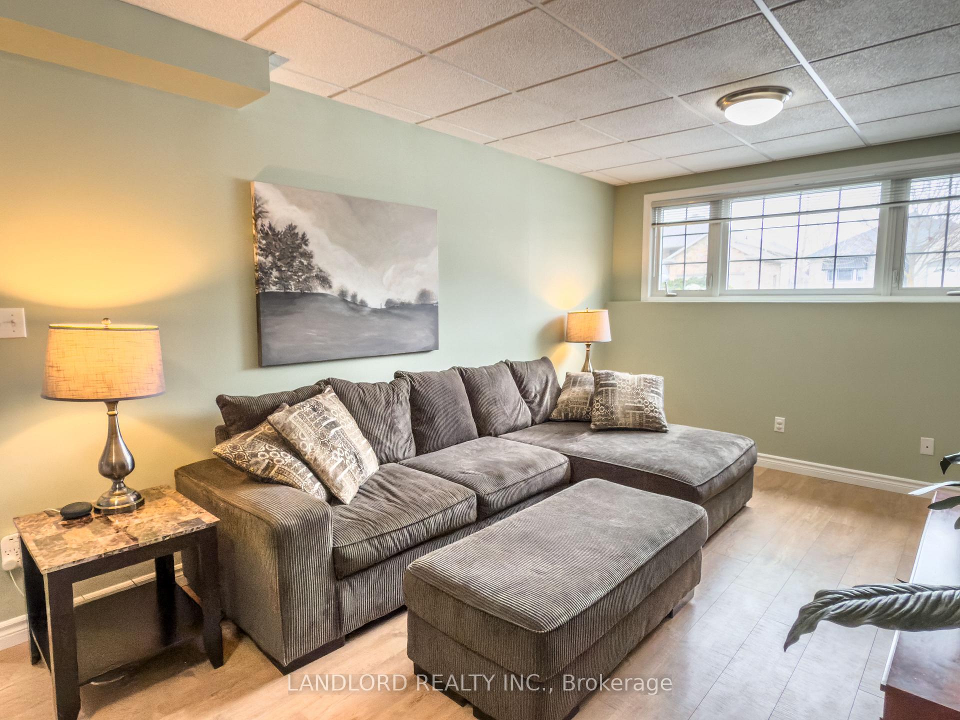 Photo 23 of 42 Hagerman Crescent, St. Thomas — HOMEH