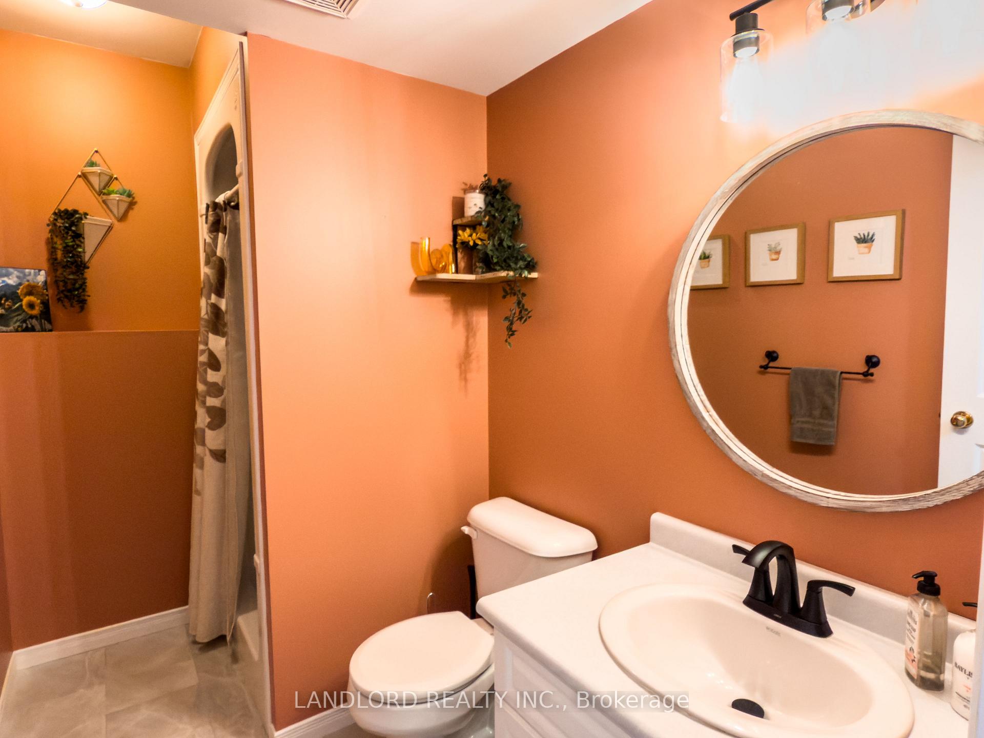 Photo 32 of 42 Hagerman Crescent, St. Thomas — HOMEH