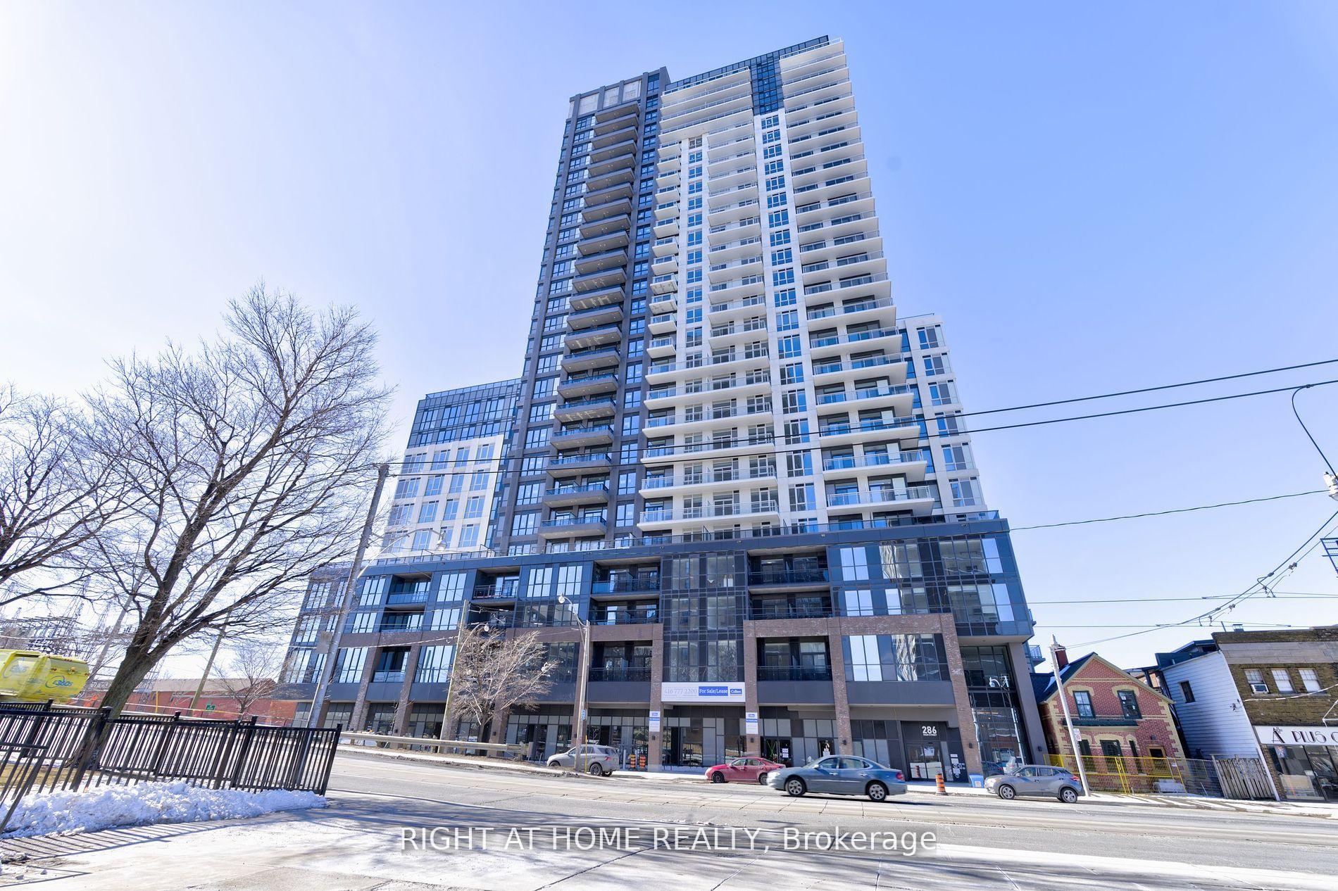 Front of Unit 1609, 286 Main Street