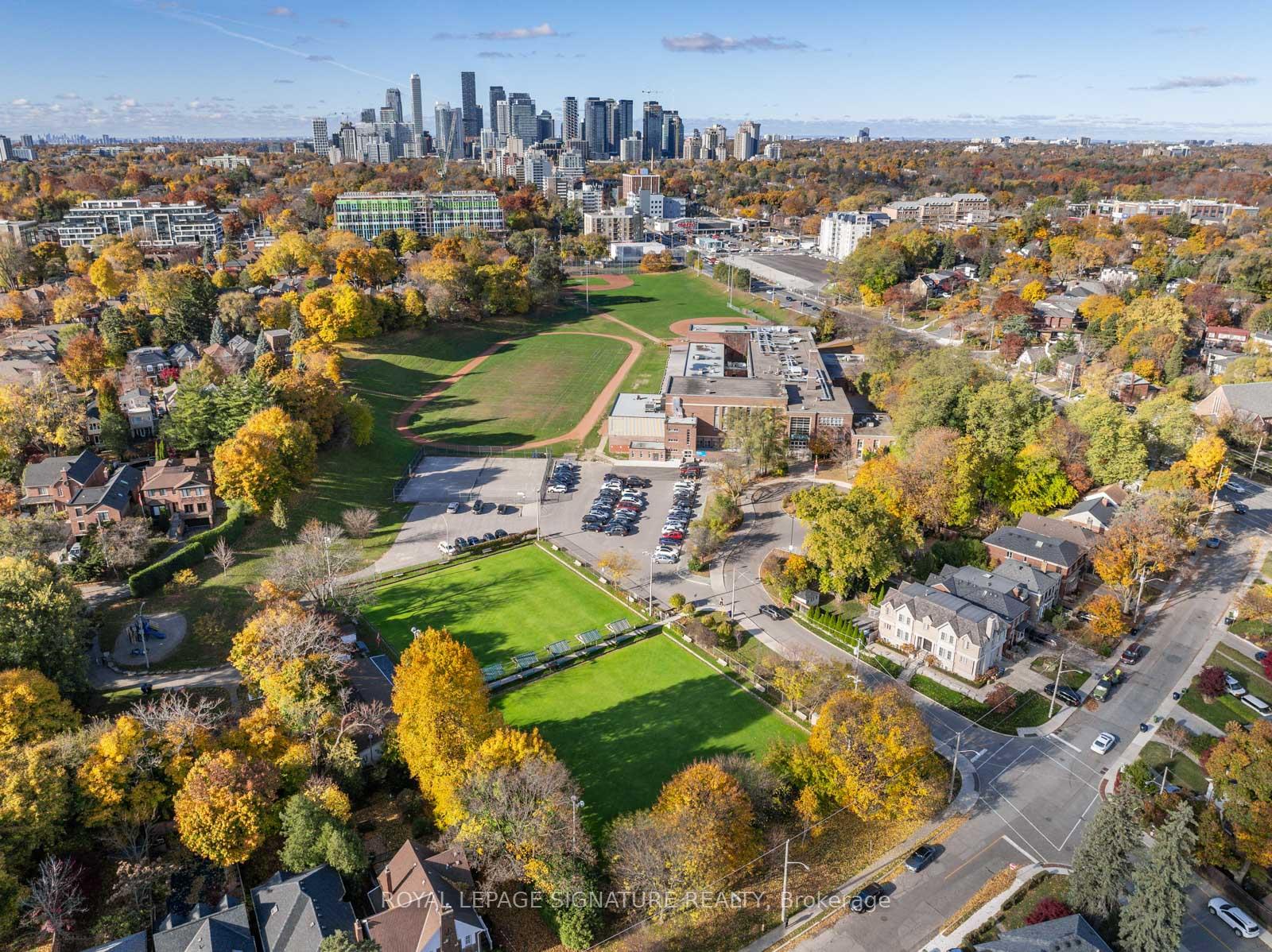 Photo 33 of 53 Parkhurst Boulevard E, Toronto, Leaside — HOMEH
