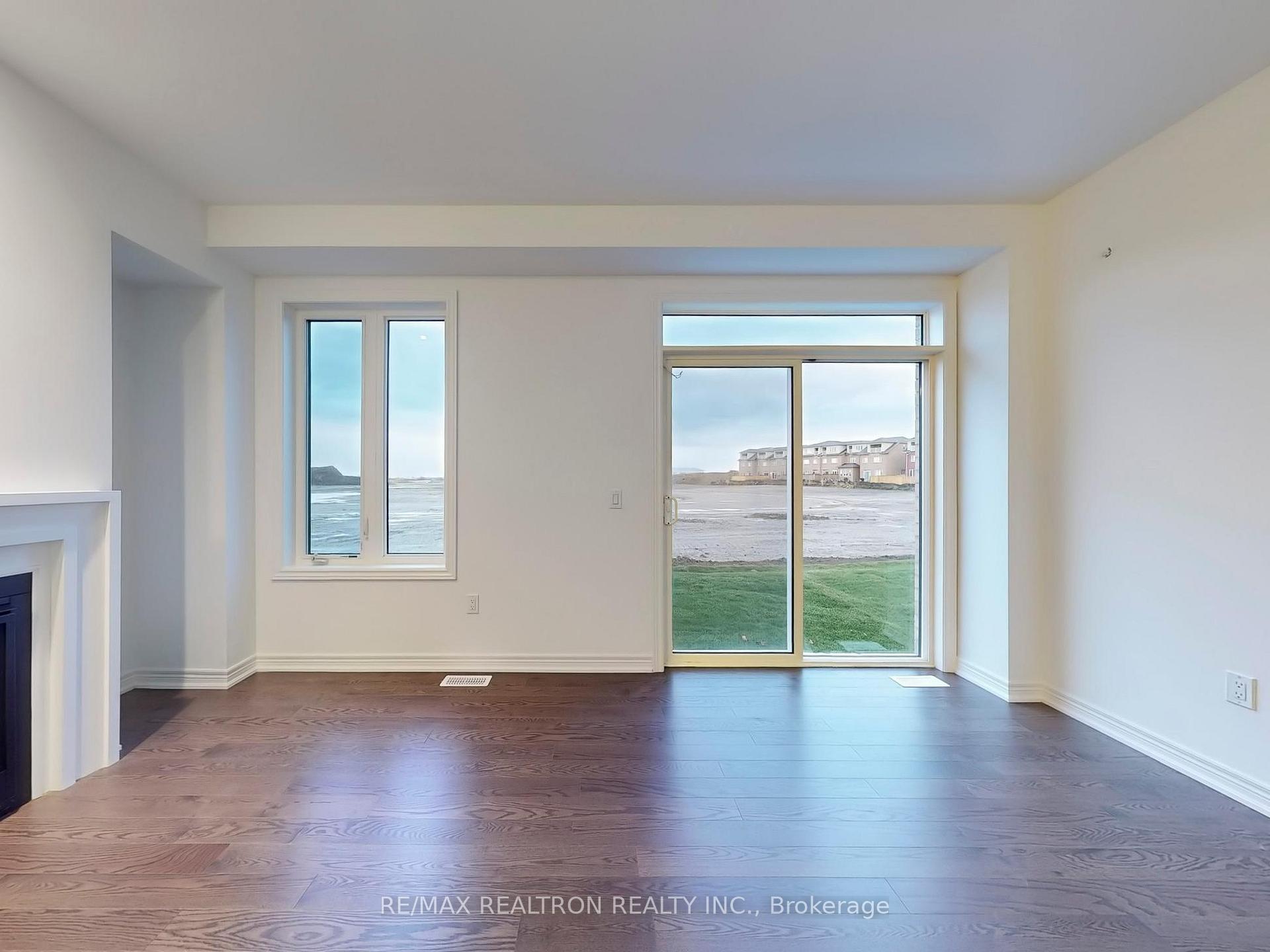 Photo 3 of 91 Picardy Drive, Hamilton, Stoney Creek Mountain — HOMEH