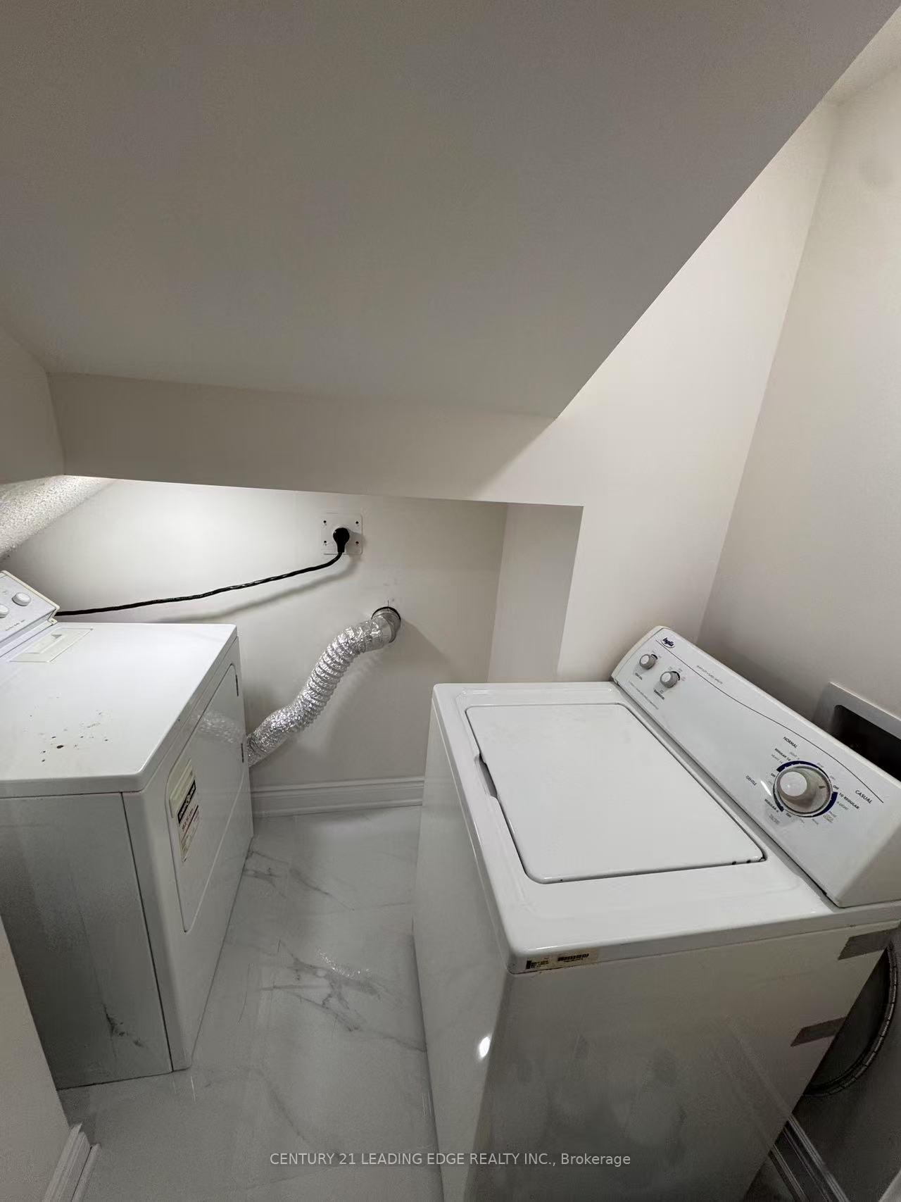 Photo 13 of Unit Main, 4 Burwell Crescent, Markham, Raymerville — HOMEH