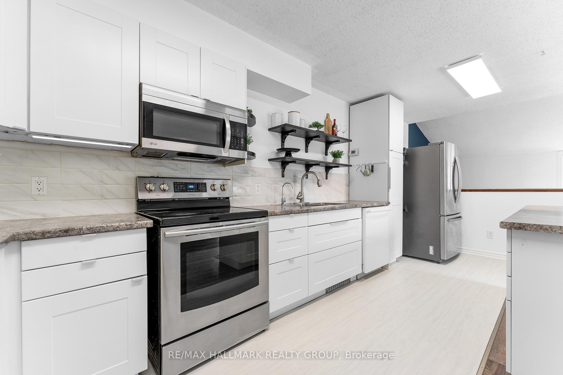 Photo 10 of Unit D, 5732 Andrasi Crescent, Ottawa, Osgoode — HOMEH