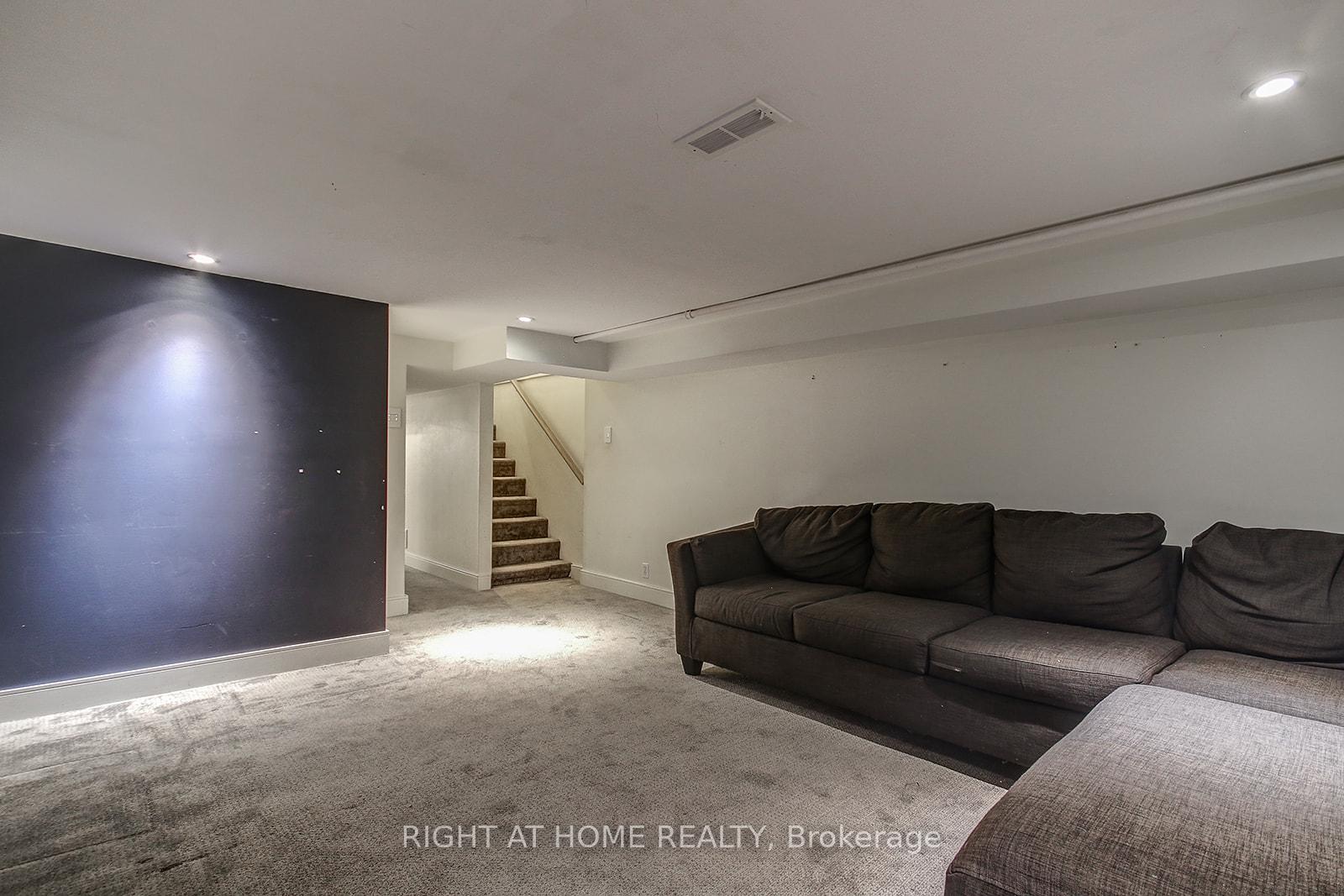 Photo 20 of 110 Scarborough Road, Toronto, The Beaches — HOMEH