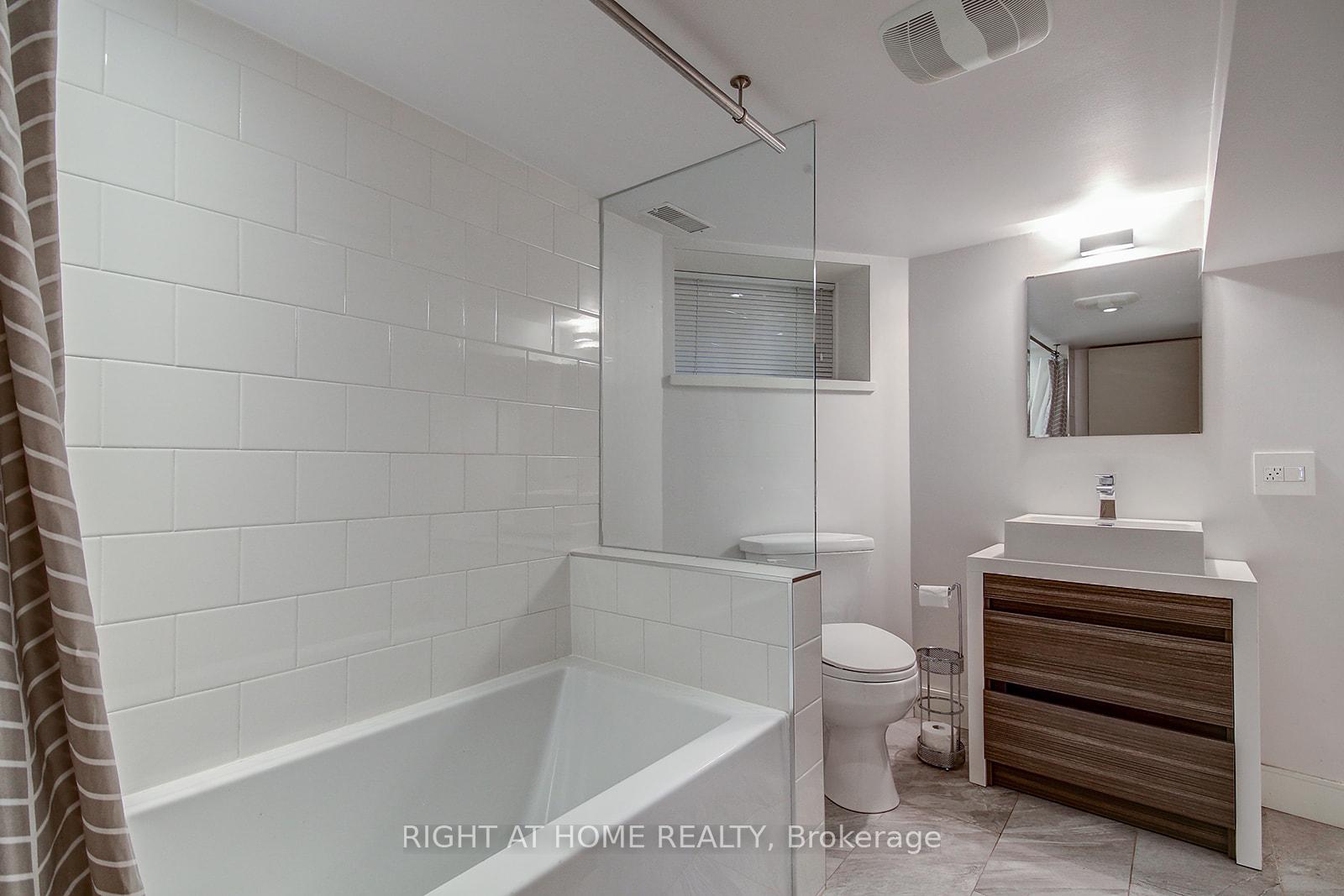 Photo 16 of 110 Scarborough Road, Toronto, The Beaches — HOMEH
