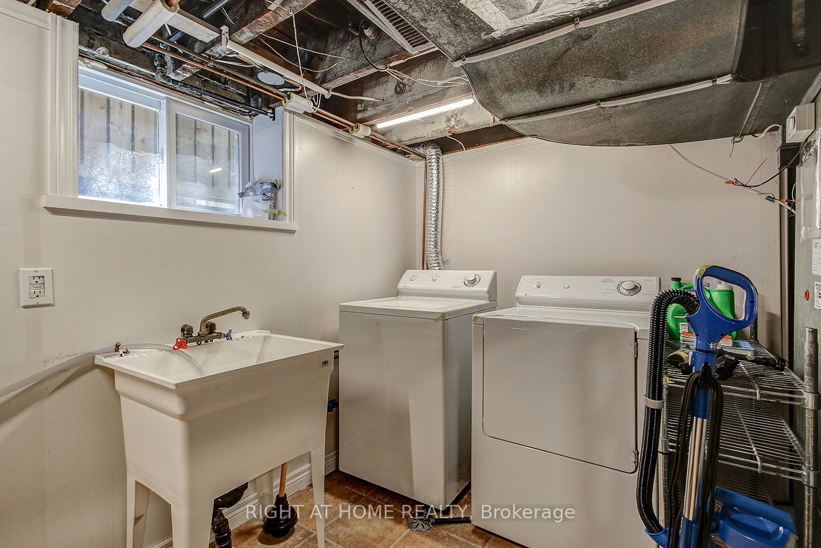 Photo 19 of 110 Scarborough Road, Toronto, The Beaches — HOMEH