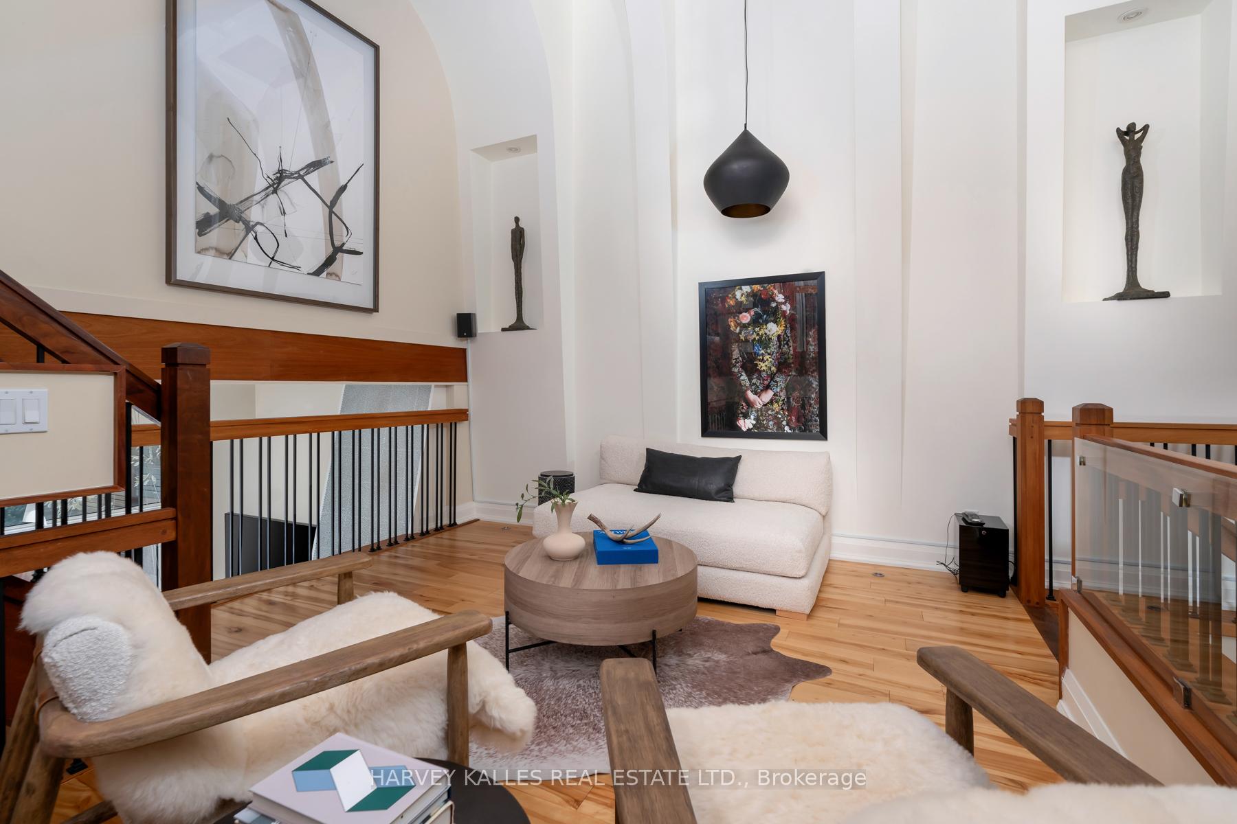 Photo 14 of 283 Kenilworth Avenue, Toronto, The Beaches — HOMEH