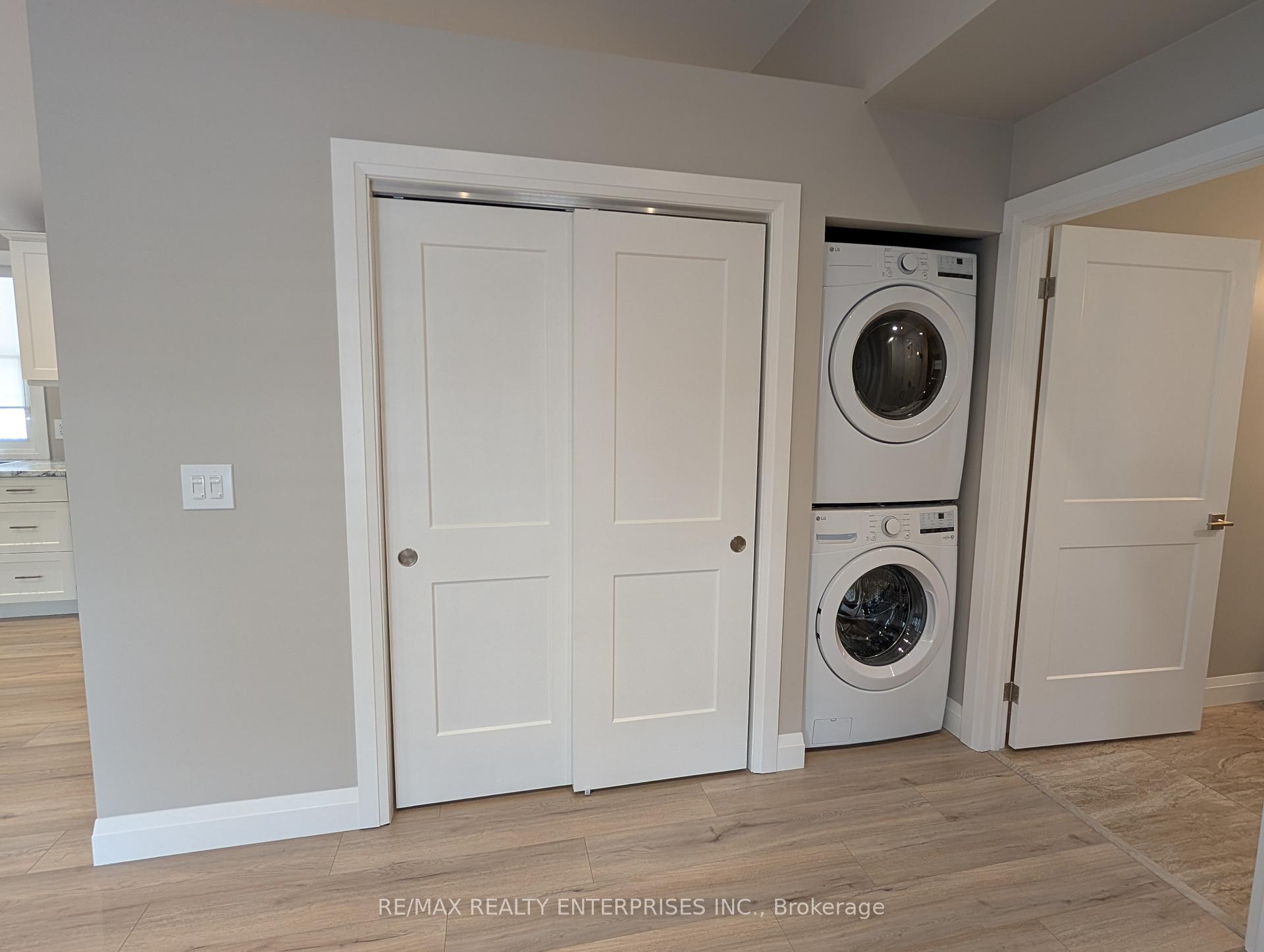 Photo 10 of Unit A, 1093 Gallagher Road, Burlington, LaSalle — HOMEH