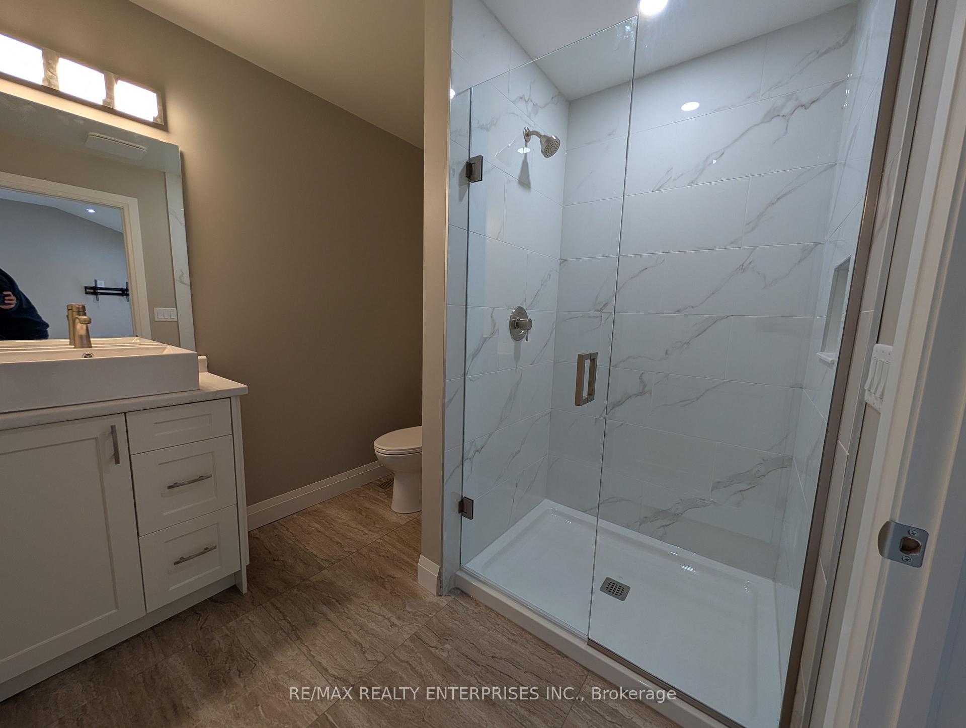 Photo 14 of Unit A, 1093 Gallagher Road, Burlington, LaSalle — HOMEH