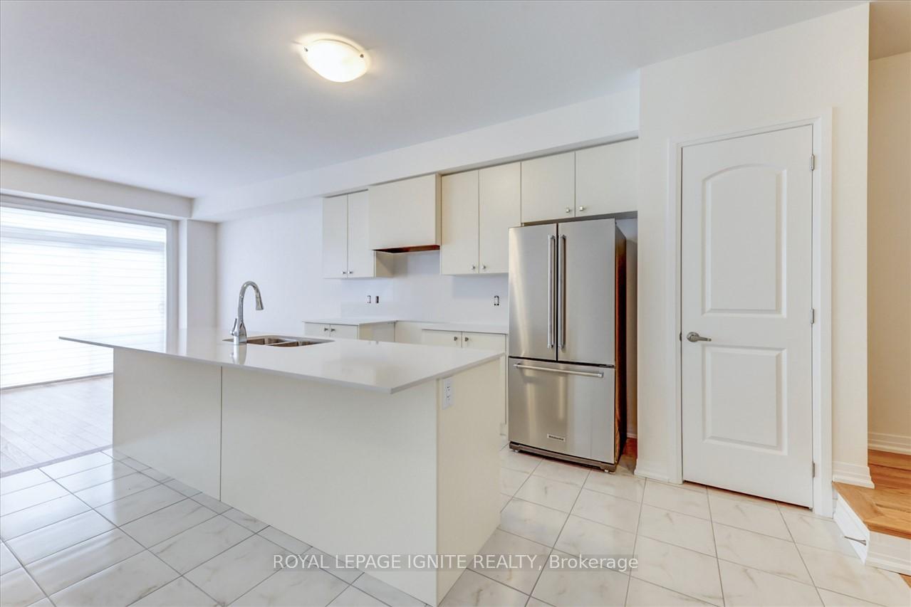 Photo 6 of 87 Robert Eaton Avenue, Markham, Middlefield — HOMEH