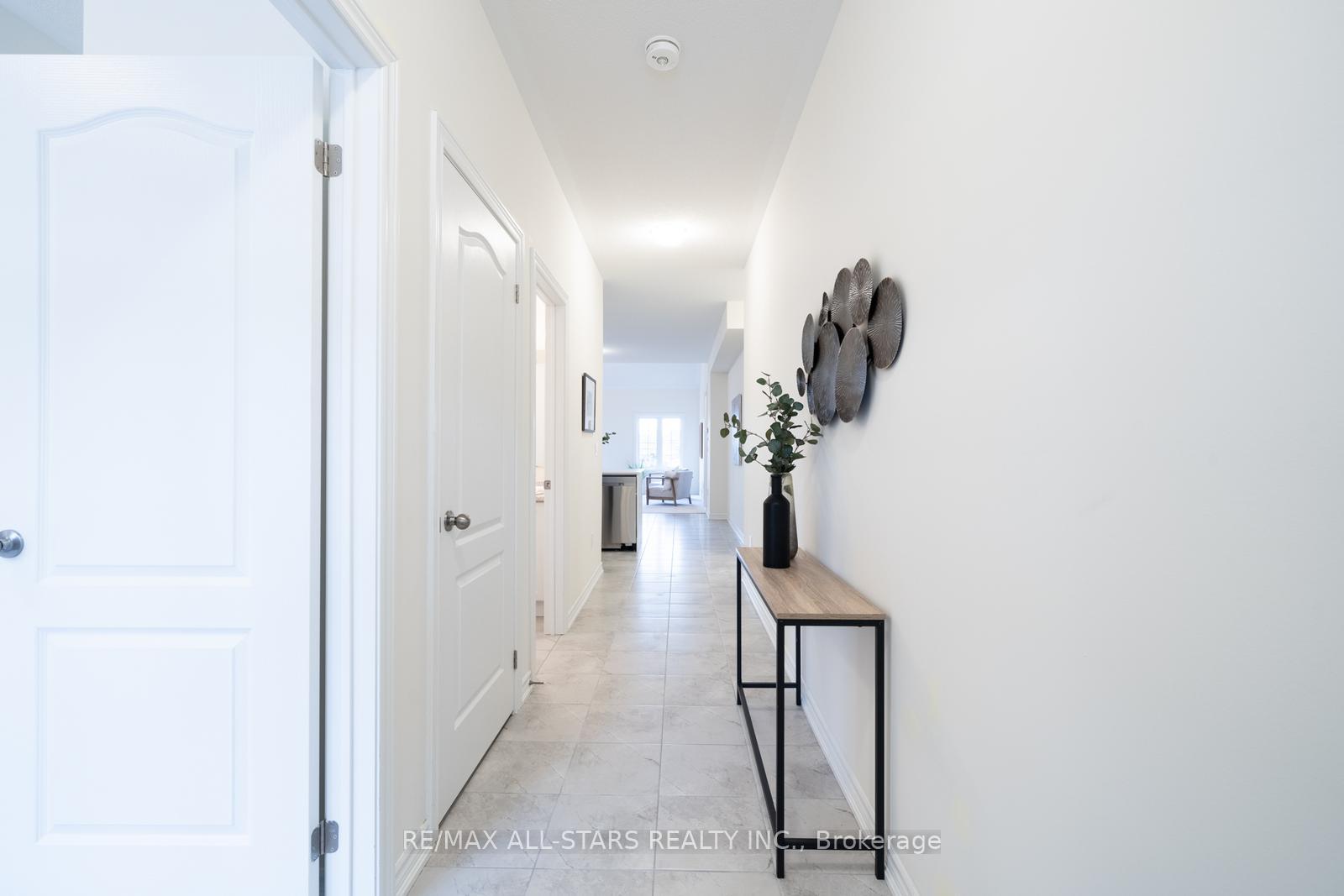 Photo 5 of 111 Robin Trail, Scugog, Port Perry — HOMEH
