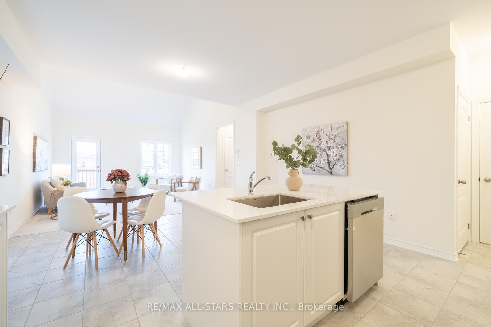 Photo 16 of 111 Robin Trail, Scugog, Port Perry — HOMEH