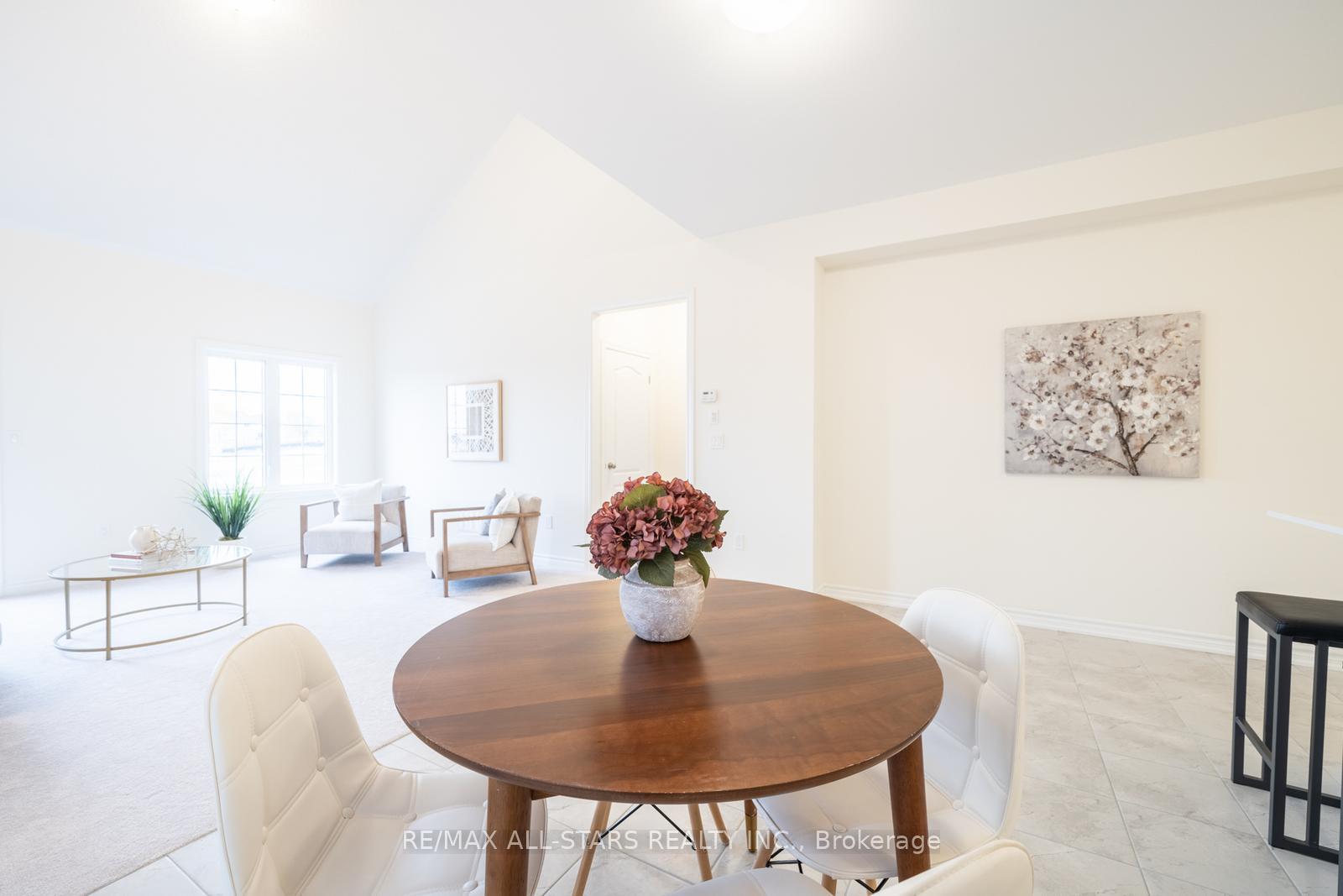 Photo 10 of 111 Robin Trail, Scugog, Port Perry — HOMEH
