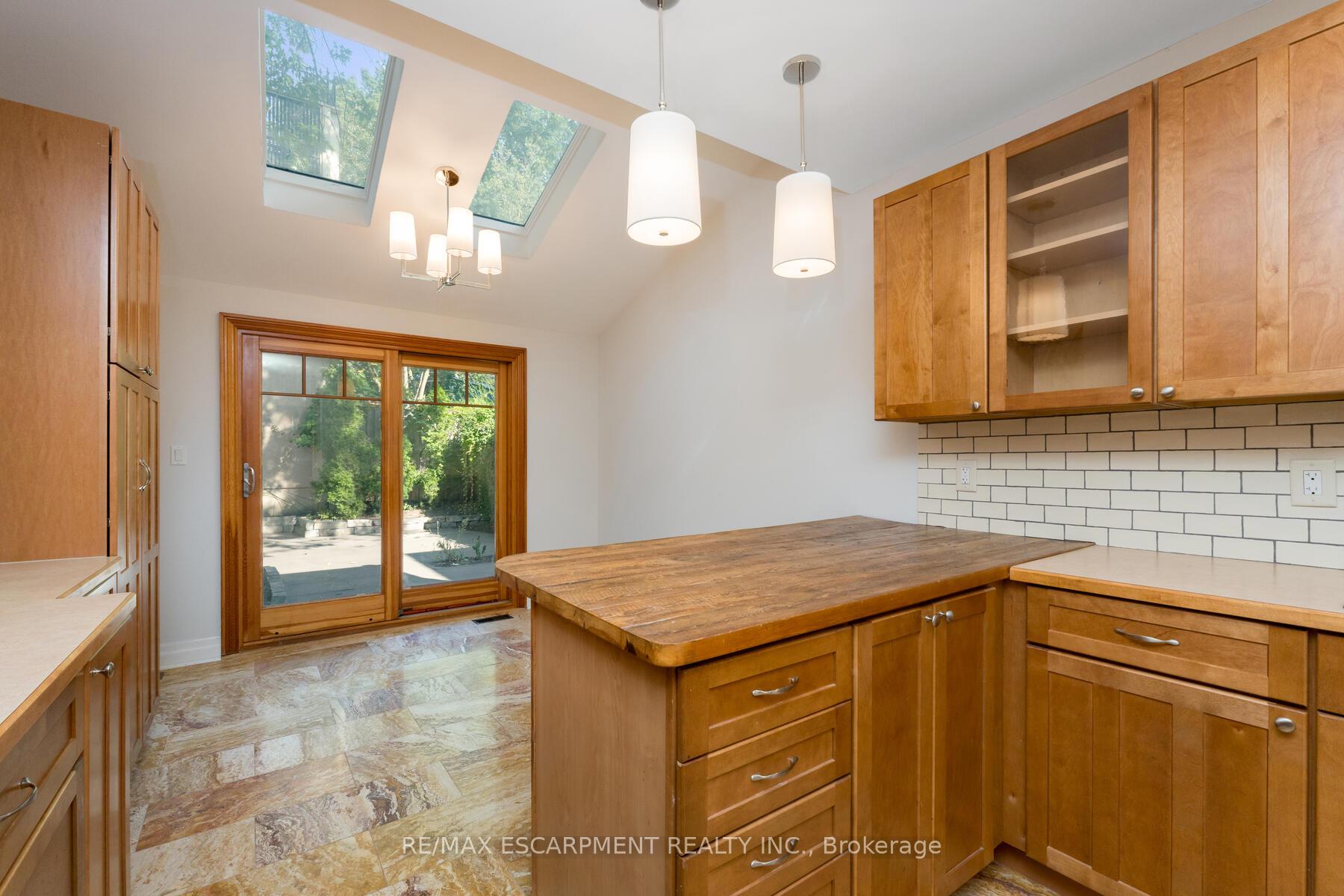 Photo 8 of 34 Salisbury Avenue, Toronto, Cabbagetown-South St. James Town — HOMEH