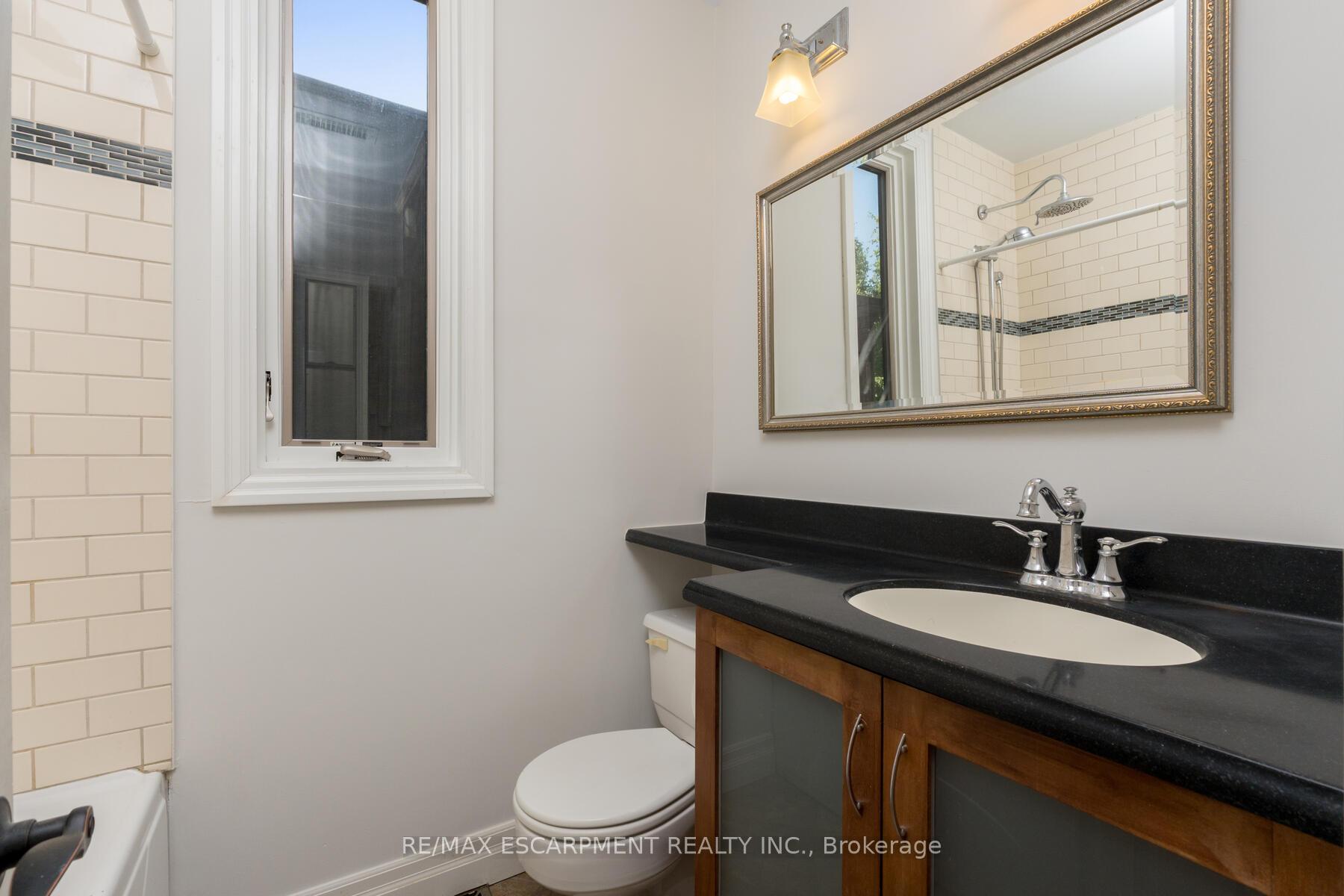 Photo 6 of 34 Salisbury Avenue, Toronto, Cabbagetown-South St. James Town — HOMEH