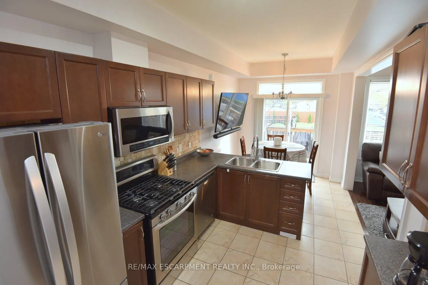 Photo 17 of Unit 21, 45 Seabreeze Crescent, Hamilton, Lakeshore — HOMEH
