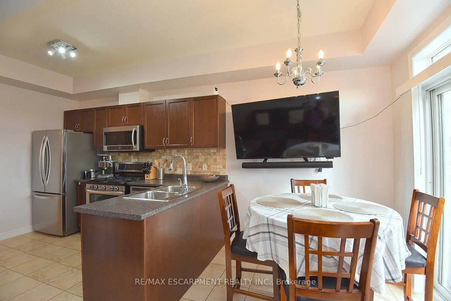 Photo 19 of Unit 21, 45 Seabreeze Crescent, Hamilton, Lakeshore — HOMEH