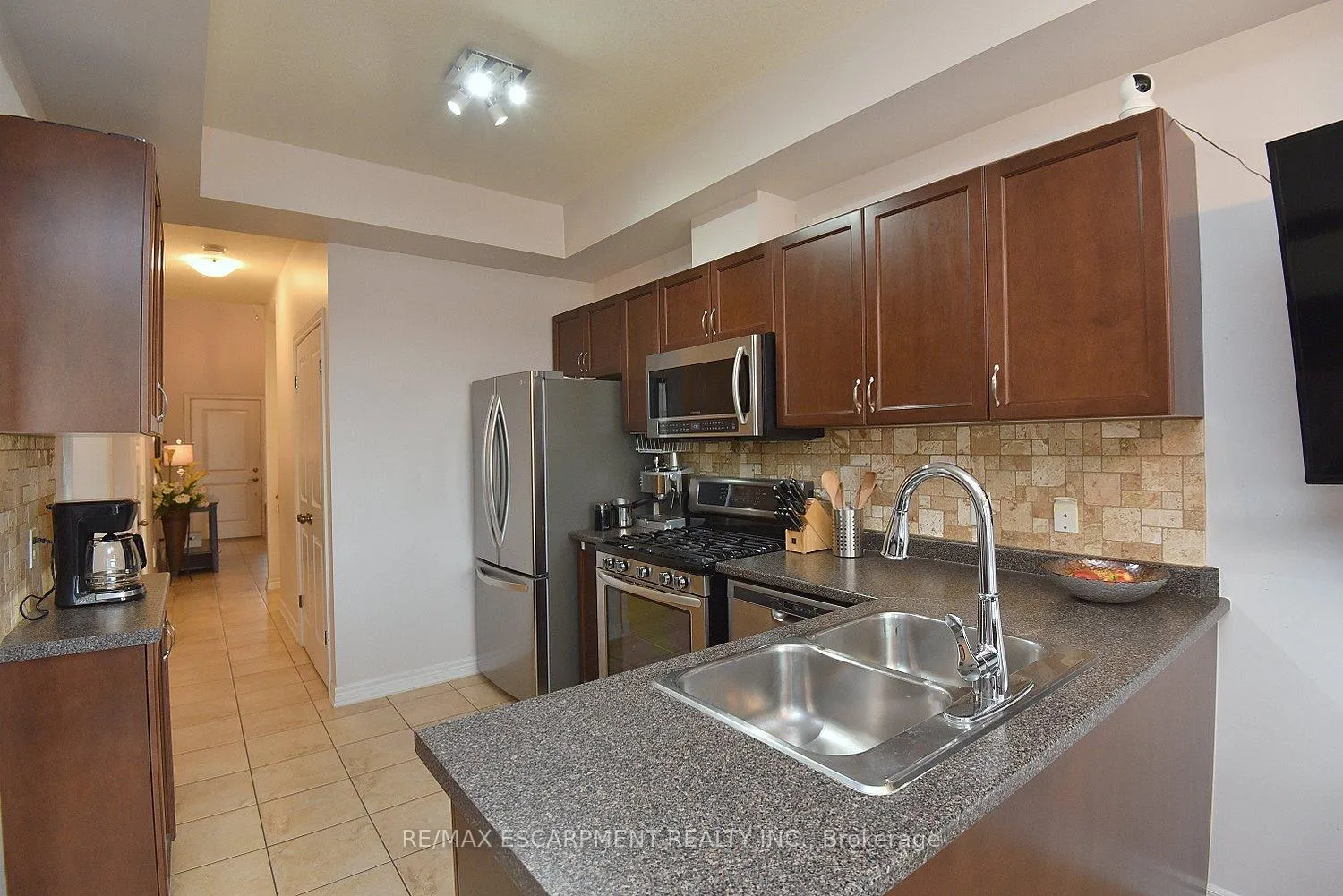 Photo 20 of Unit 21, 45 Seabreeze Crescent, Hamilton, Lakeshore — HOMEH