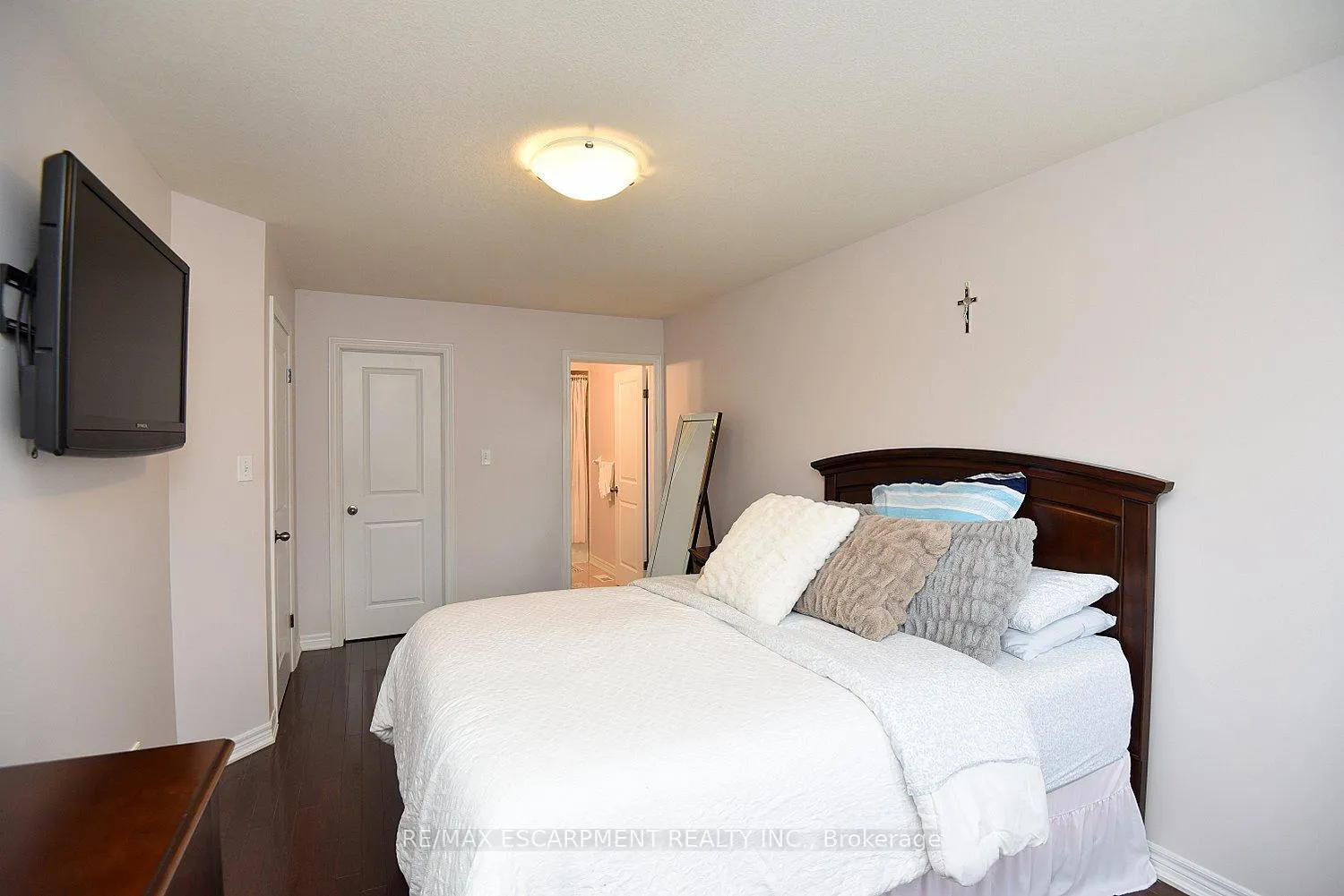 Photo 22 of Unit 21, 45 Seabreeze Crescent, Hamilton, Lakeshore — HOMEH