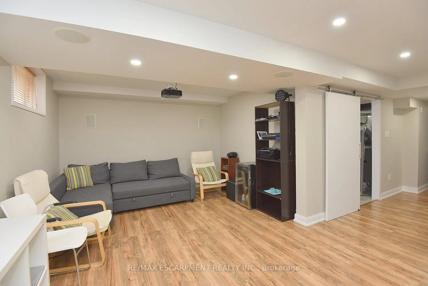 Photo 33 of Unit 21, 45 Seabreeze Crescent, Hamilton, Lakeshore — HOMEH