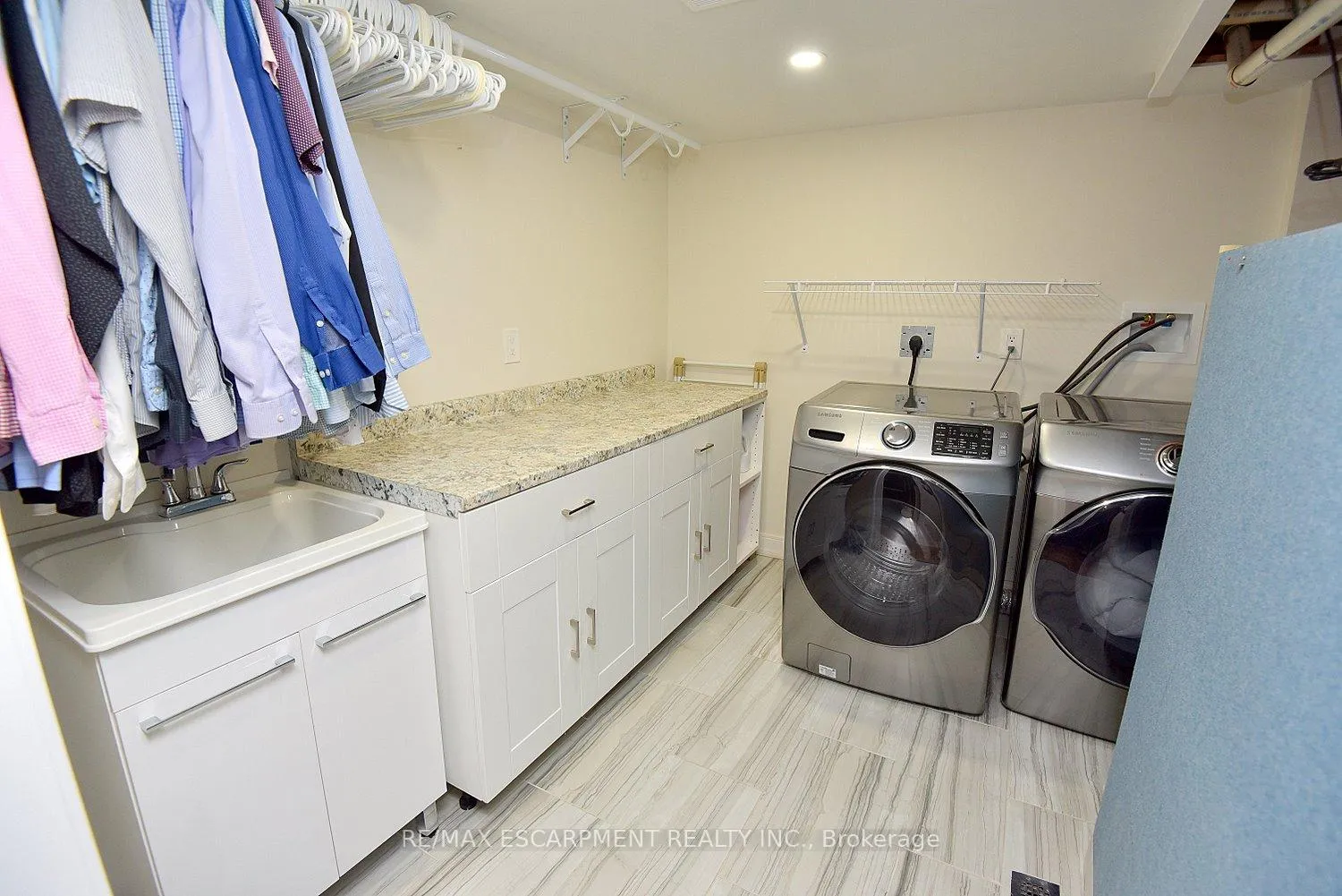 Photo 36 of Unit 21, 45 Seabreeze Crescent, Hamilton, Lakeshore — HOMEH