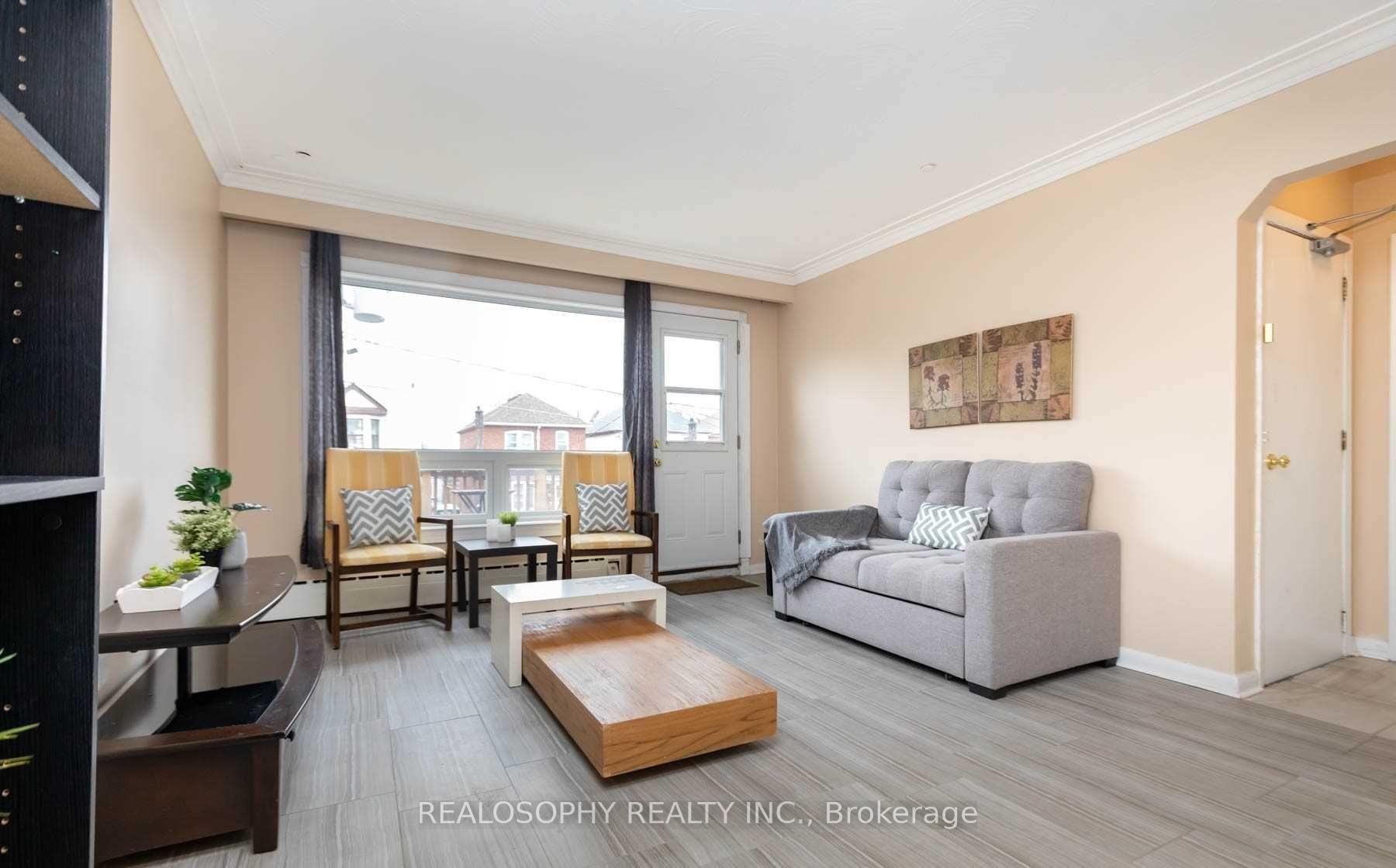 Photo 2 of Unit 3, 150 Alameda Avenue, Toronto, Oakwood Village — HOMEH