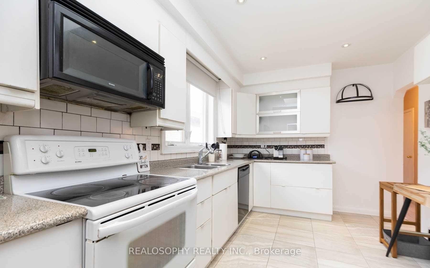 Photo 4 of Unit 3, 150 Alameda Avenue, Toronto, Oakwood Village — HOMEH