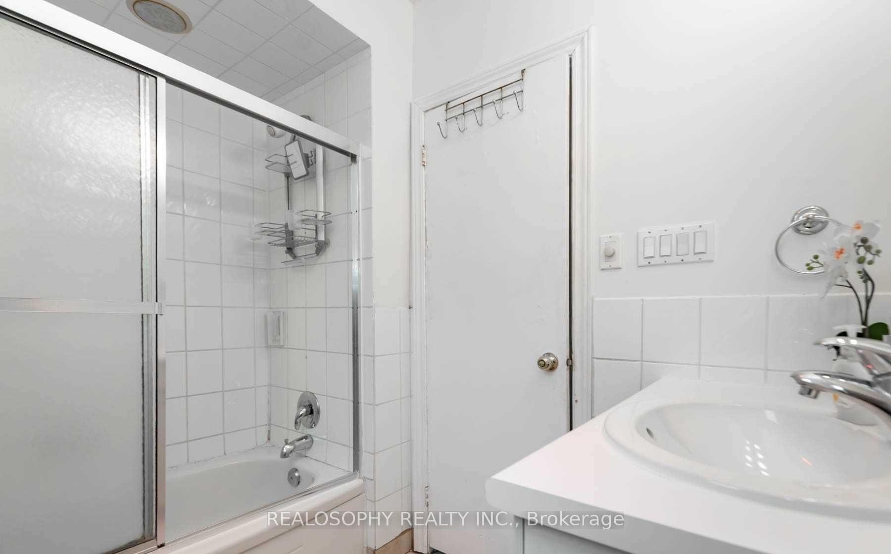 Photo 7 of Unit 3, 150 Alameda Avenue, Toronto, Oakwood Village — HOMEH