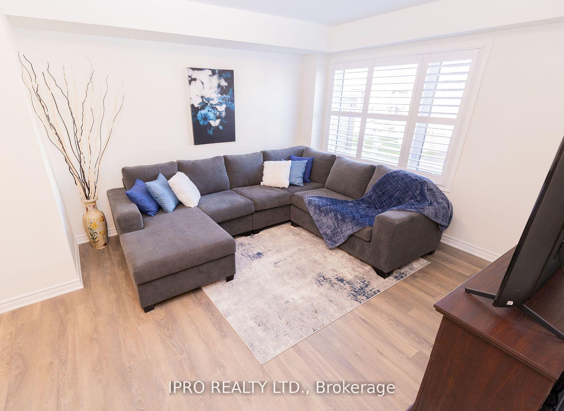 Photo 5 of 3358 Swordbill Street, Pickering, Rural Pickering — HOMEH