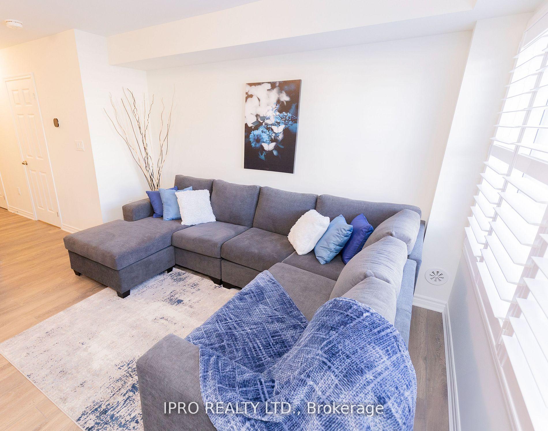 Photo 6 of 3358 Swordbill Street, Pickering, Rural Pickering — HOMEH