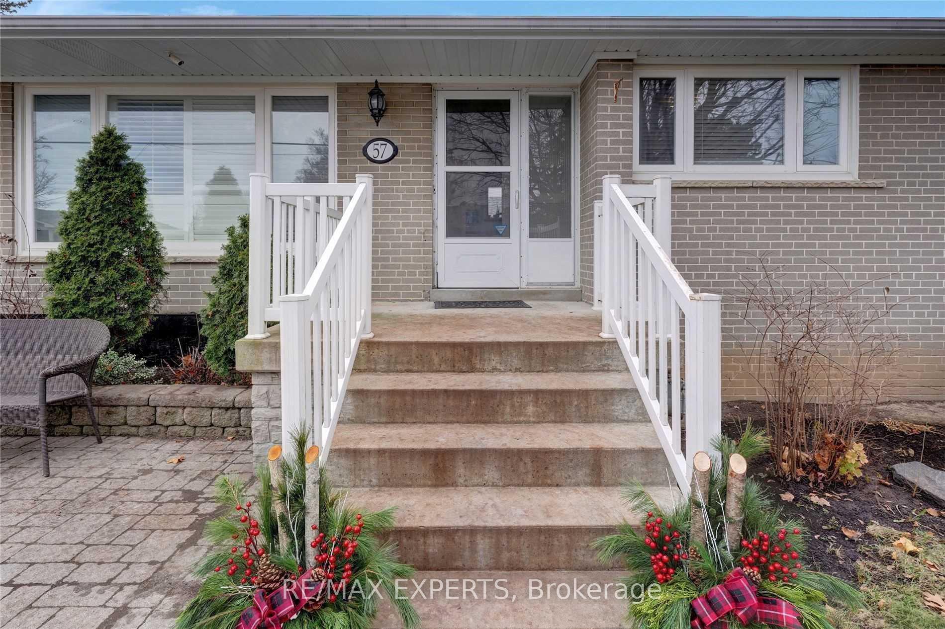 Photo 4 of 57 Netherford Road, Vaughan, Maple — HOMEH