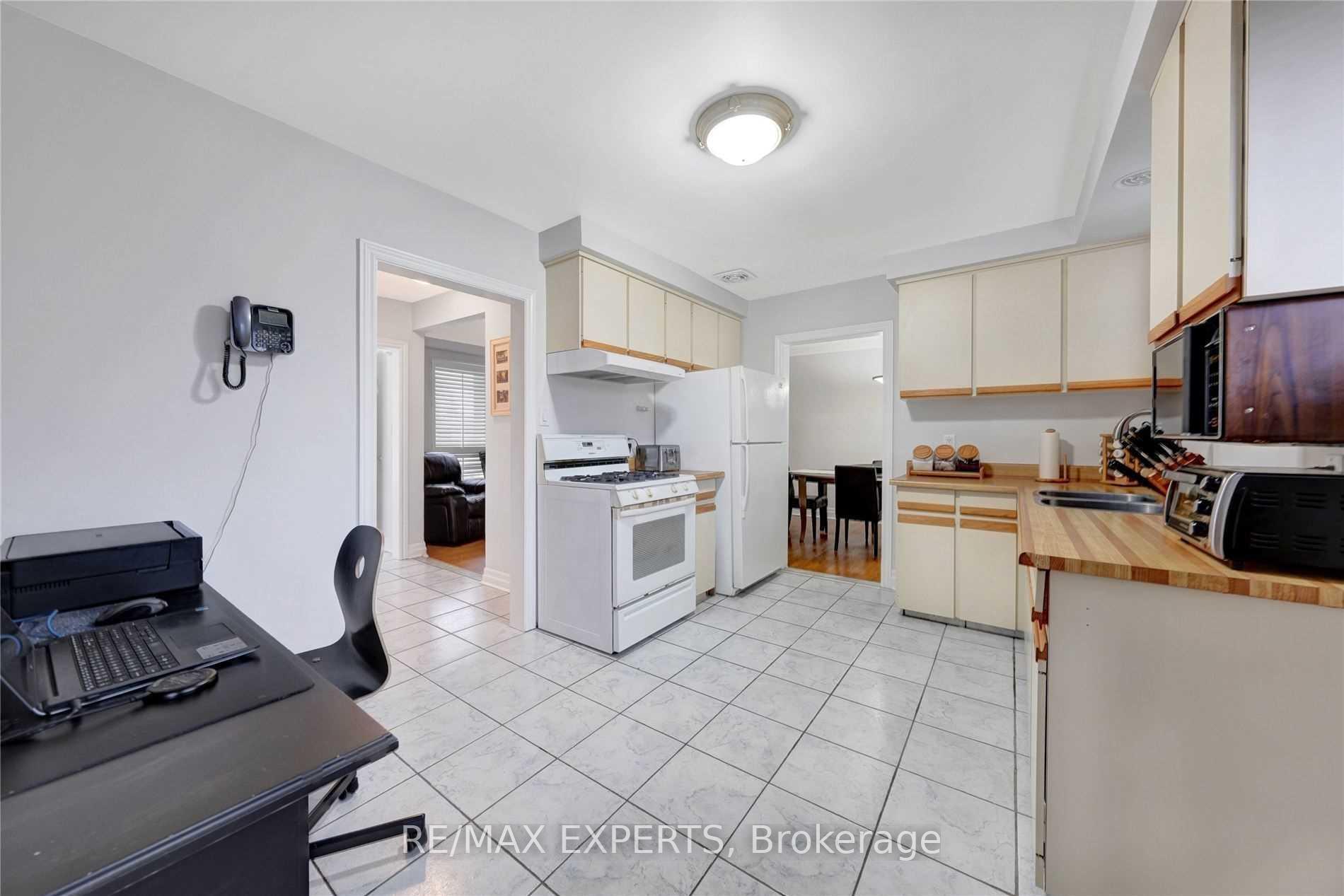 Photo 32 of 57 Netherford Road, Vaughan, Maple — HOMEH