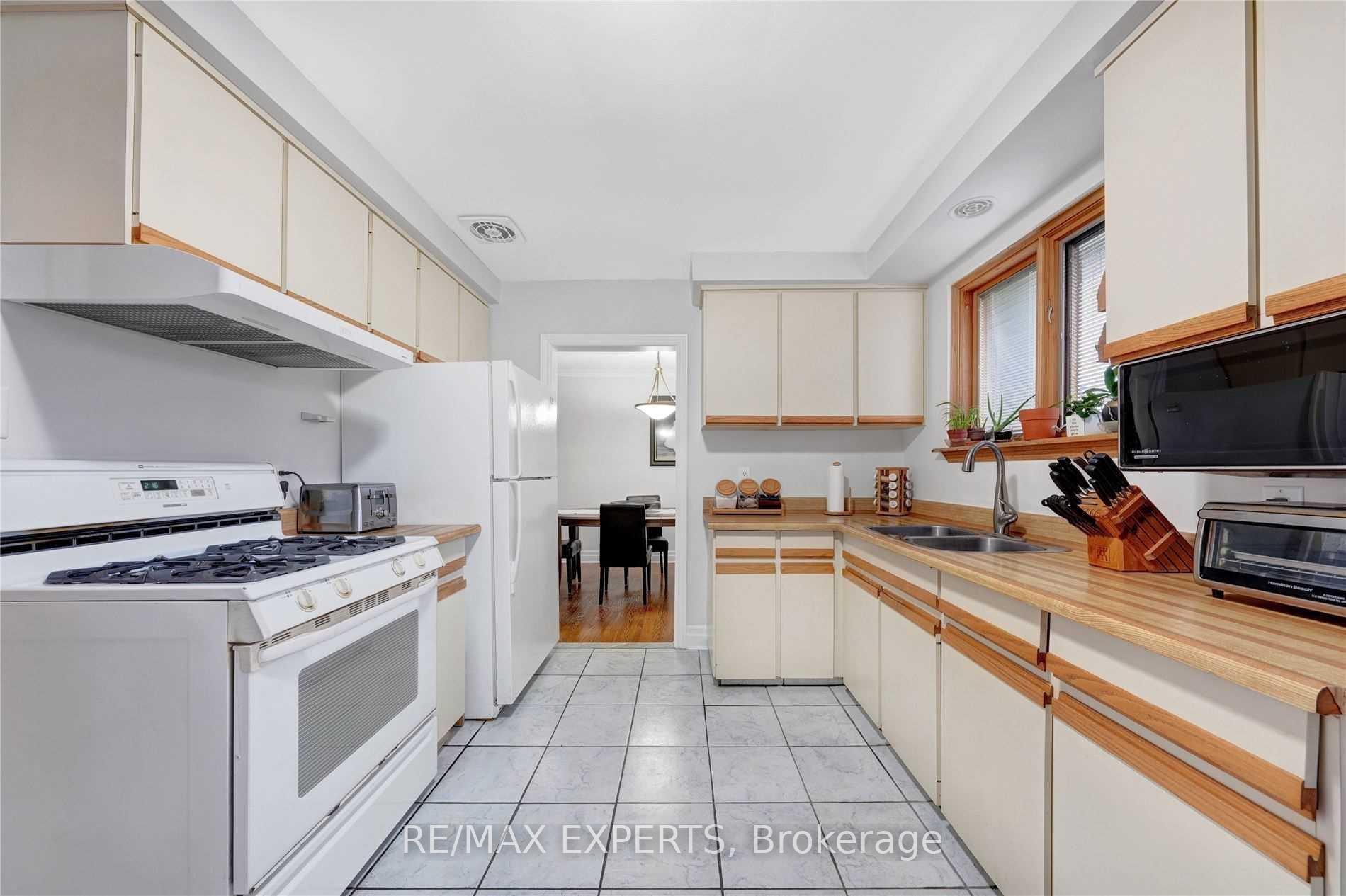 Photo 31 of 57 Netherford Road, Vaughan, Maple — HOMEH
