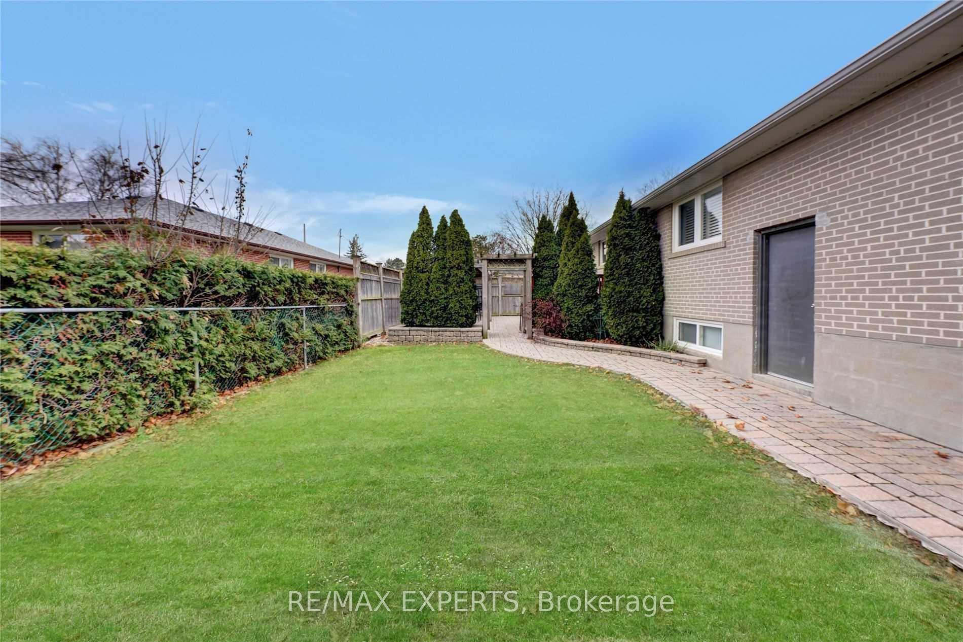 Photo 26 of 57 Netherford Road, Vaughan, Maple — HOMEH