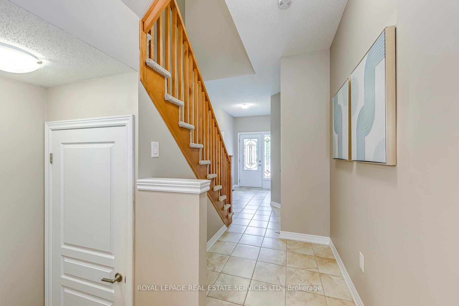 Photo 5 of Unit 4, 541 Winston Road, Grimsby, Grimsby Beach — HOMEH