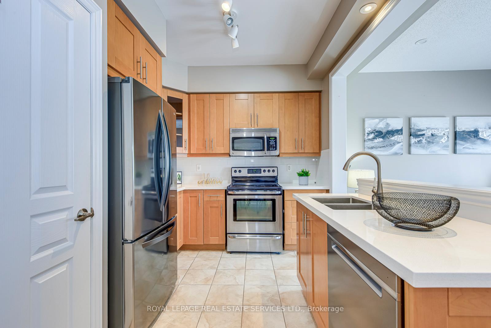 Photo 9 of Unit 4, 541 Winston Road, Grimsby, Grimsby Beach — HOMEH