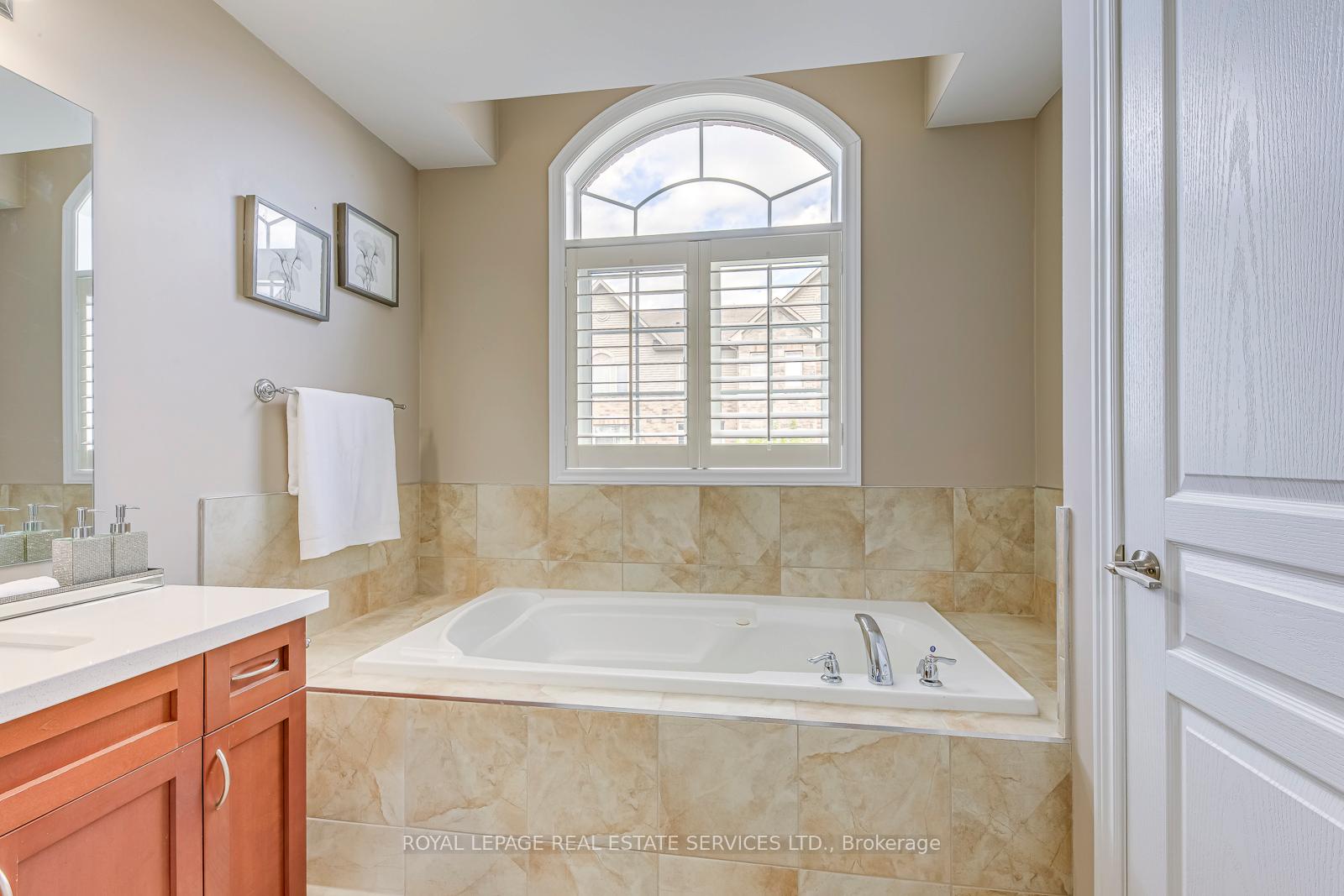 Photo 25 of Unit 4, 541 Winston Road, Grimsby, Grimsby Beach — HOMEH