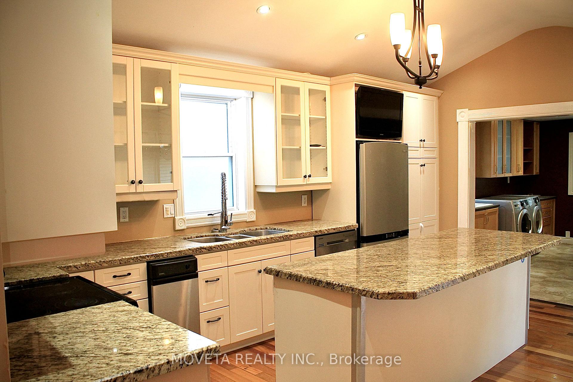 Photo 5 of 107 Essa Road, Barrie, Allandale — HOMEH