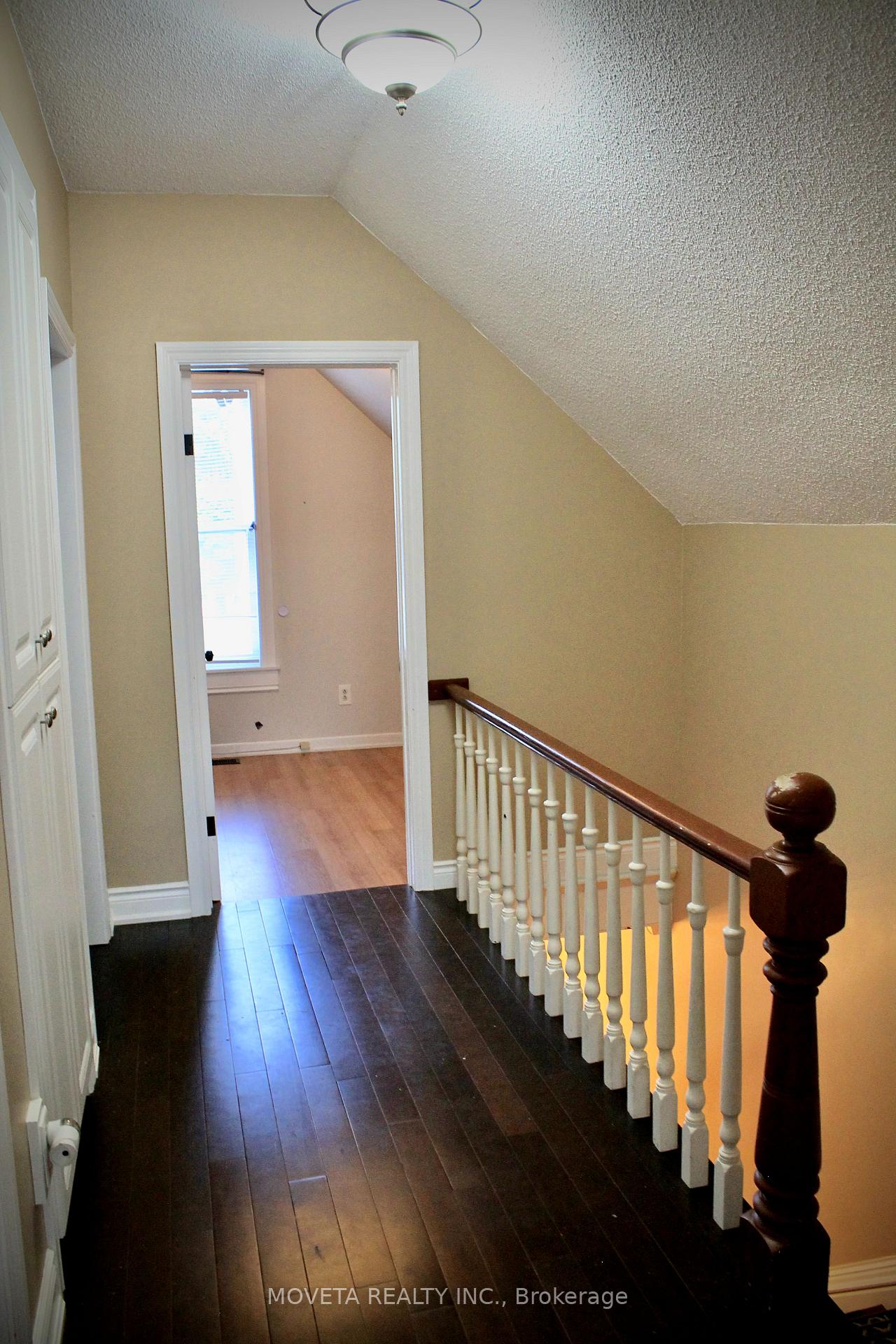 Photo 4 of 107 Essa Road, Barrie, Allandale — HOMEH