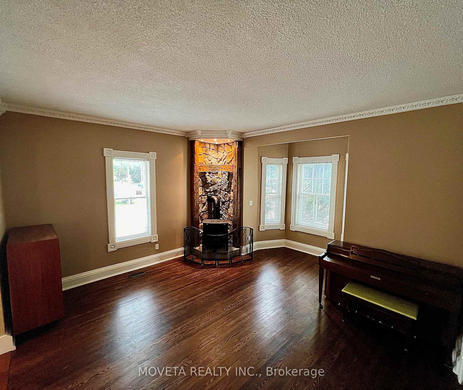 Photo 17 of 107 Essa Road, Barrie, Allandale — HOMEH