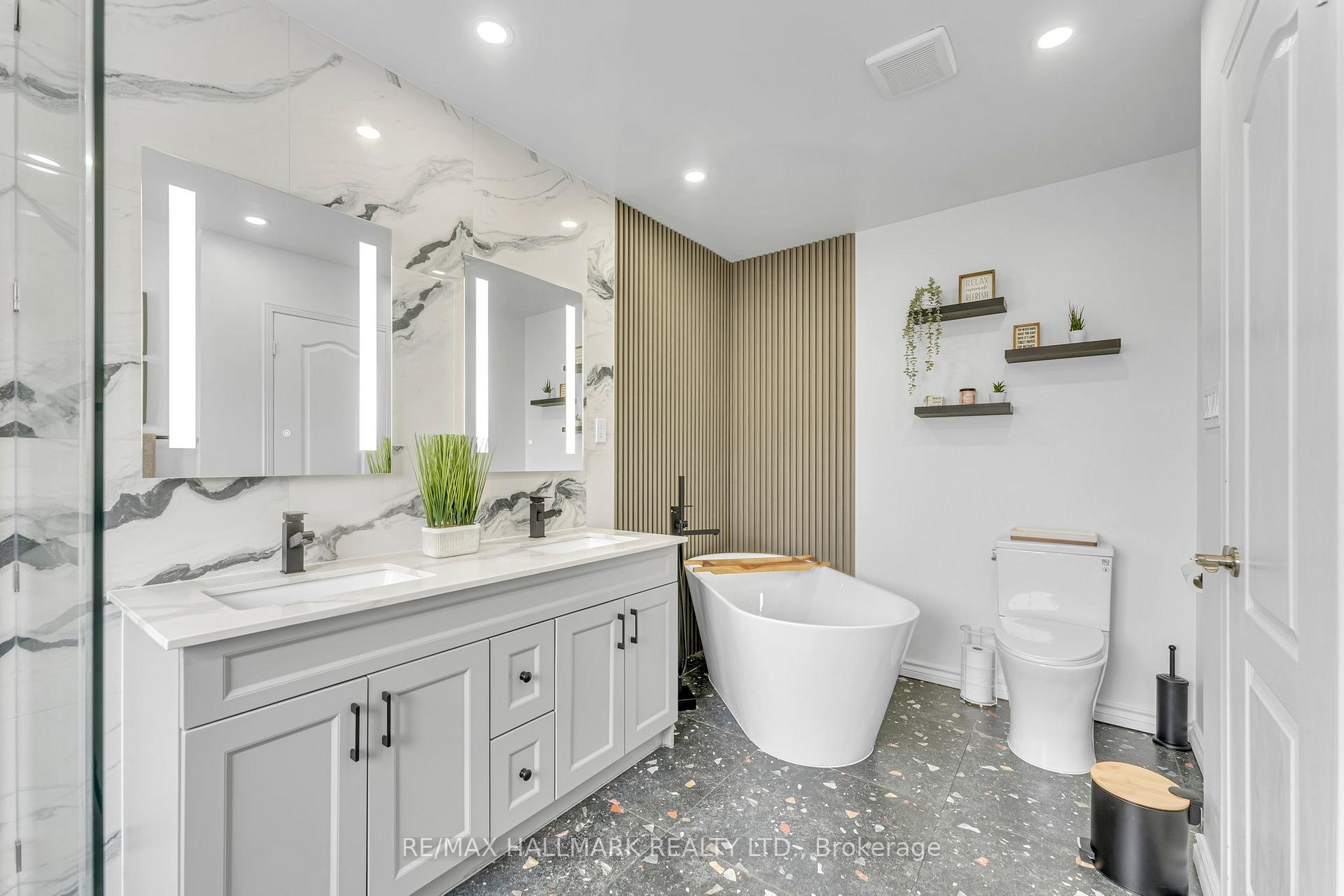 Photo 20 of 197 Wildberry Crescent, Vaughan, Vellore Village — HOMEH