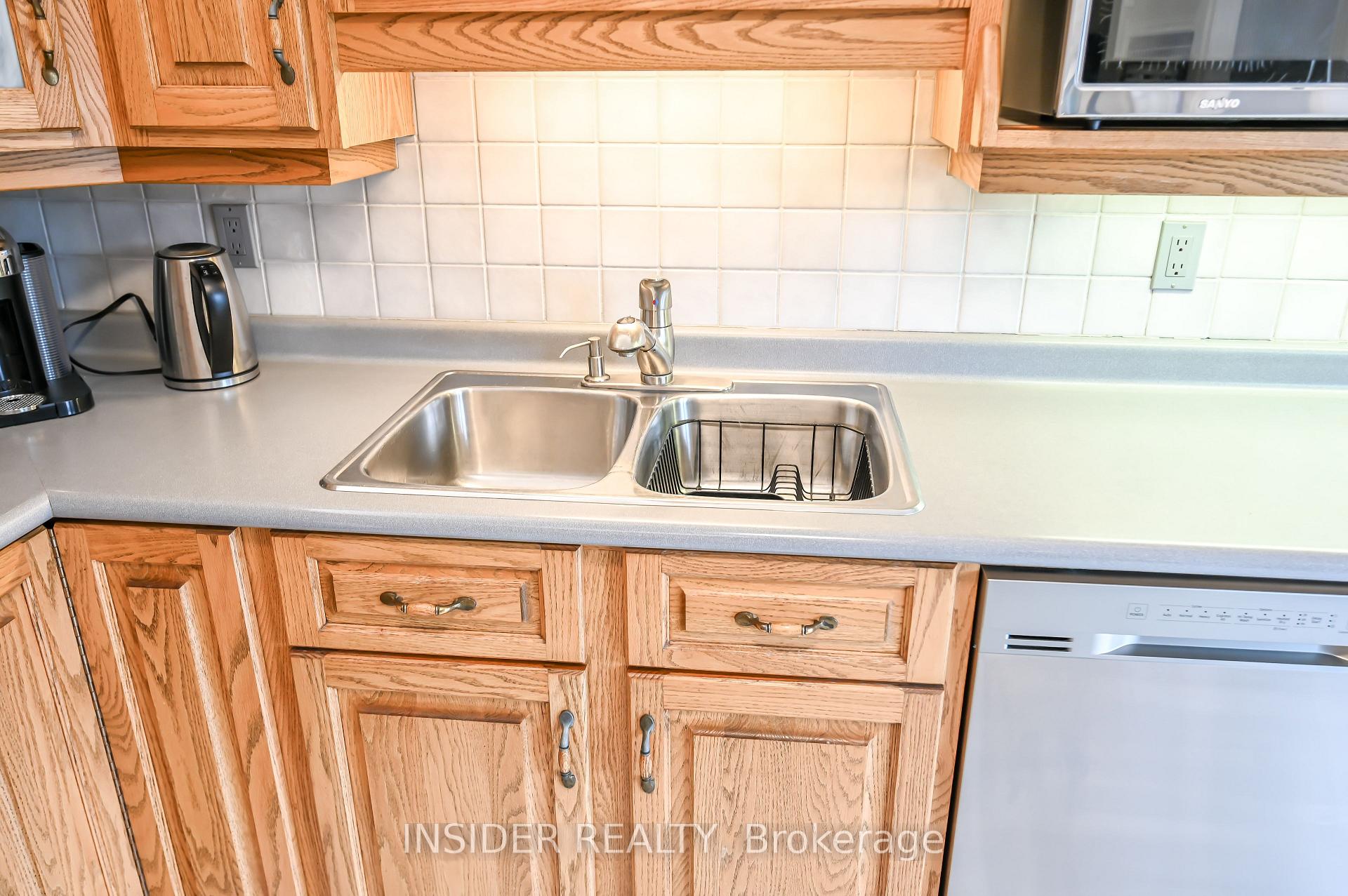 Photo 8 of Unit MAIN, 69 Cumming Court, Hamilton, Ancaster — HOMEH