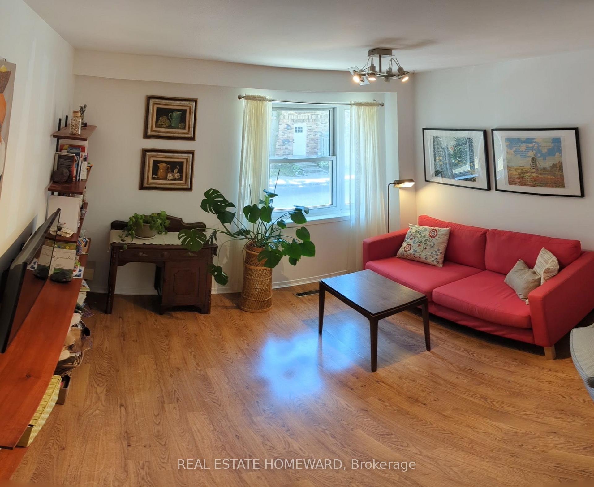 Photo 6 of 106 Torbrick Road, Toronto, Greenwood-Coxwell — HOMEH