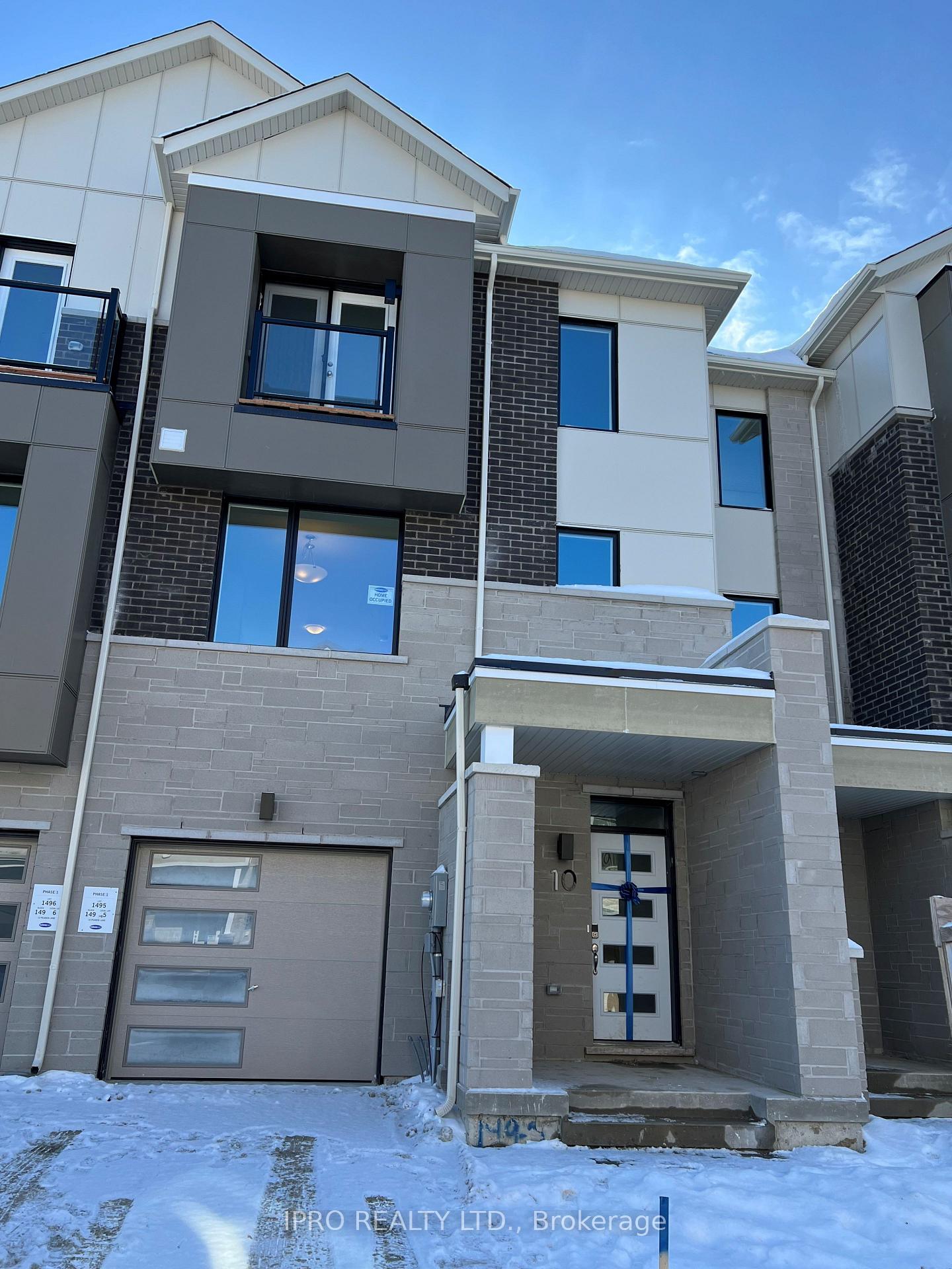 Front of 10 Pearen Lane