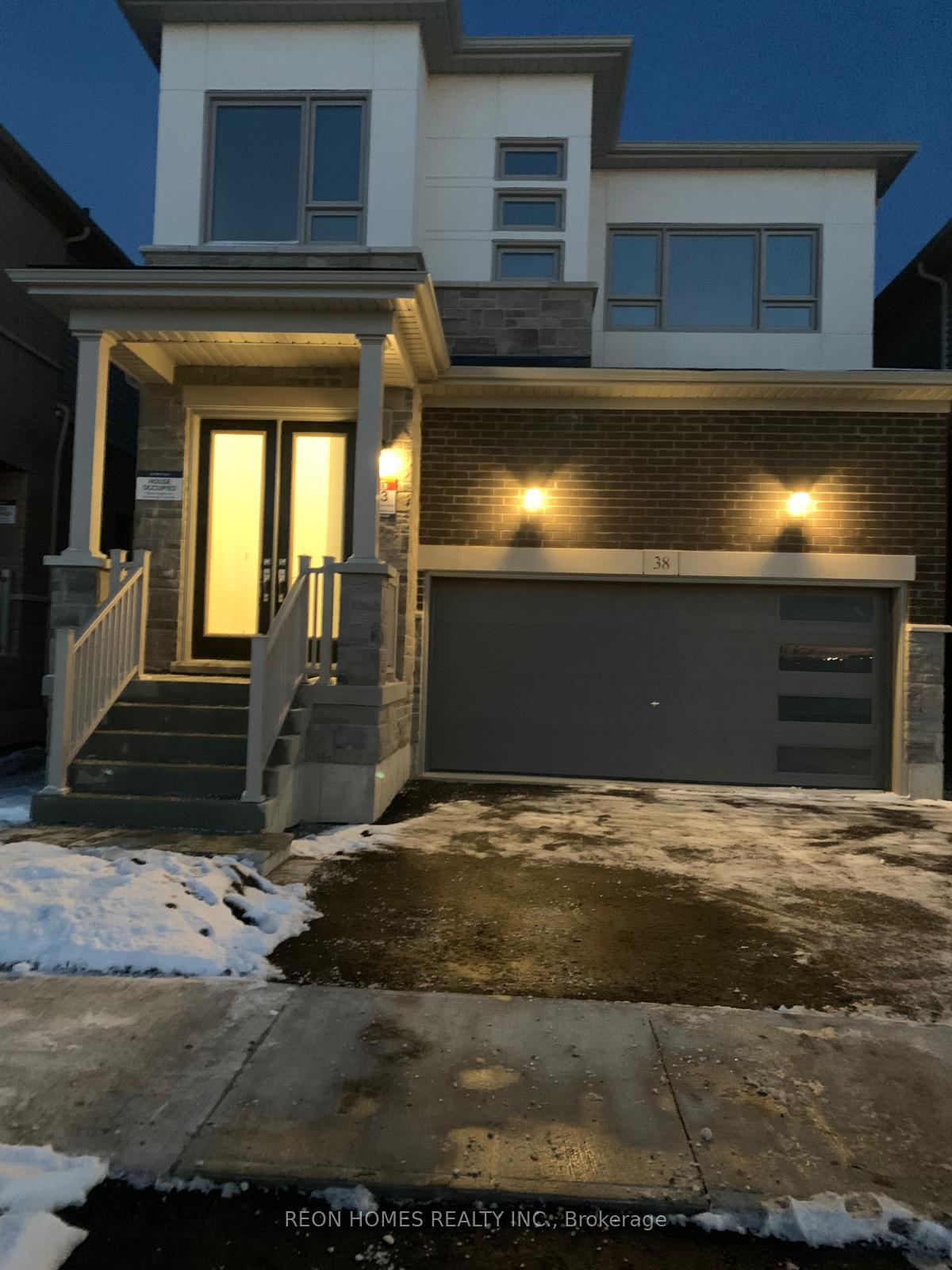 Front of Unit (Main), 38 West Oak Trail