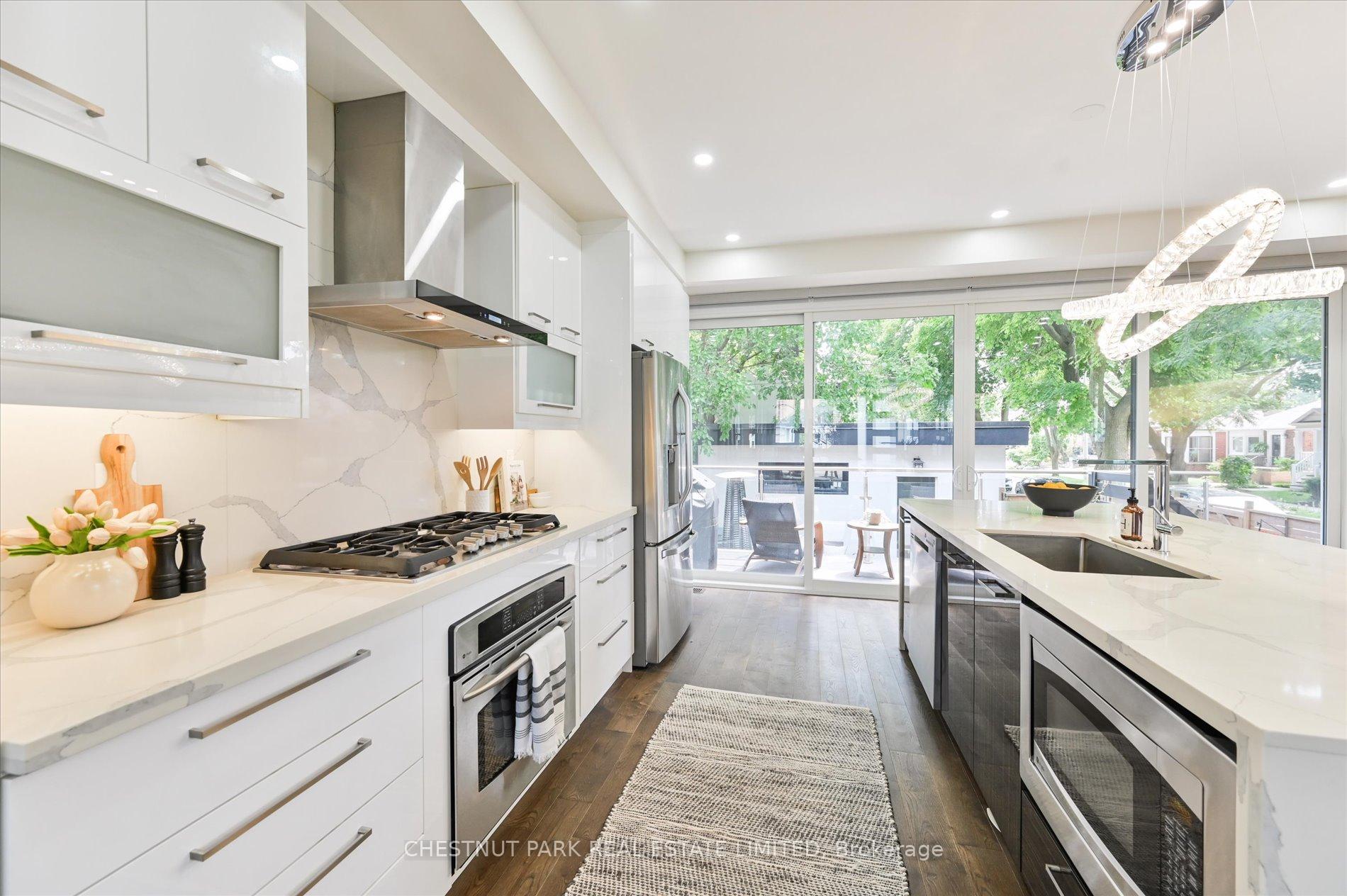 Photo 4 of 9 Plains Road, Toronto, East York — HOMEH
