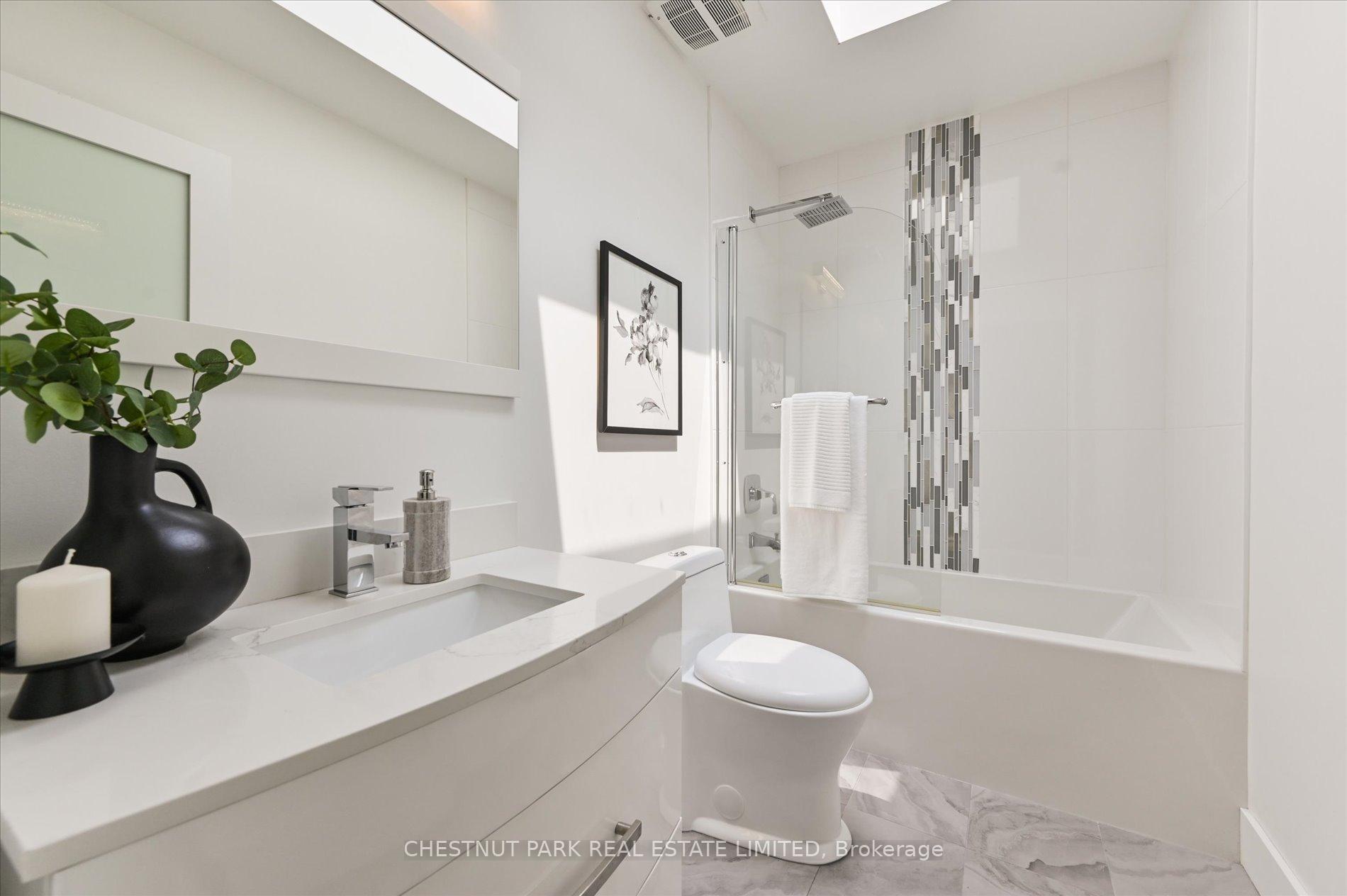 Photo 13 of 9 Plains Road, Toronto, East York — HOMEH