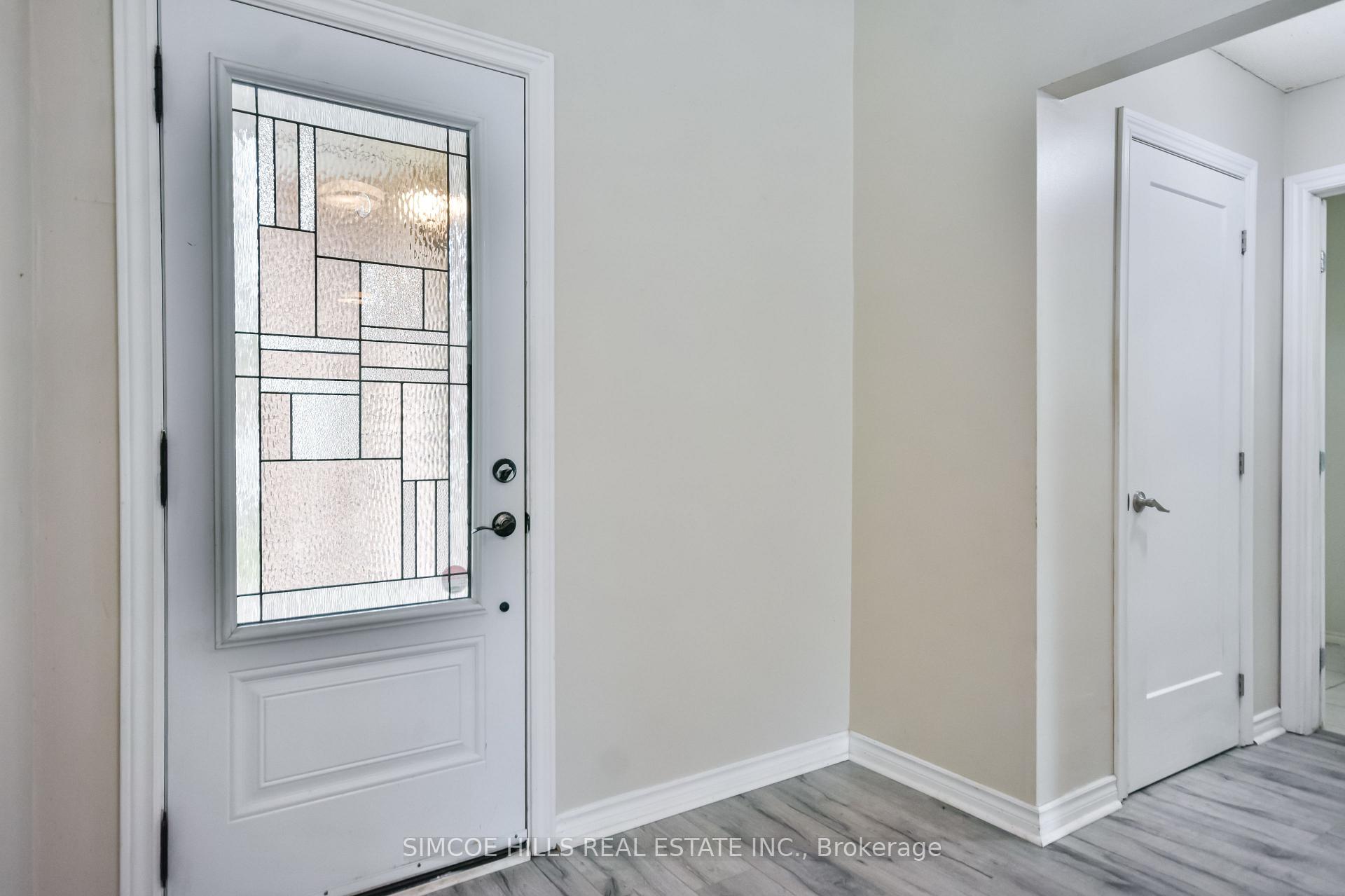 Photo 3 of 256 Hickling Trail, Barrie, Grove East — HOMEH
