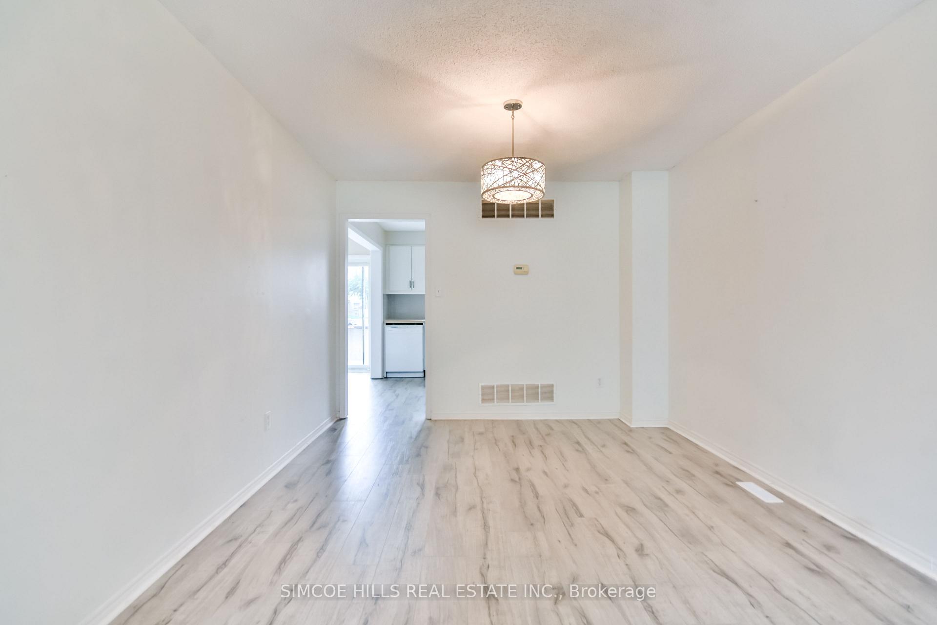 Photo 9 of 256 Hickling Trail, Barrie, Grove East — HOMEH